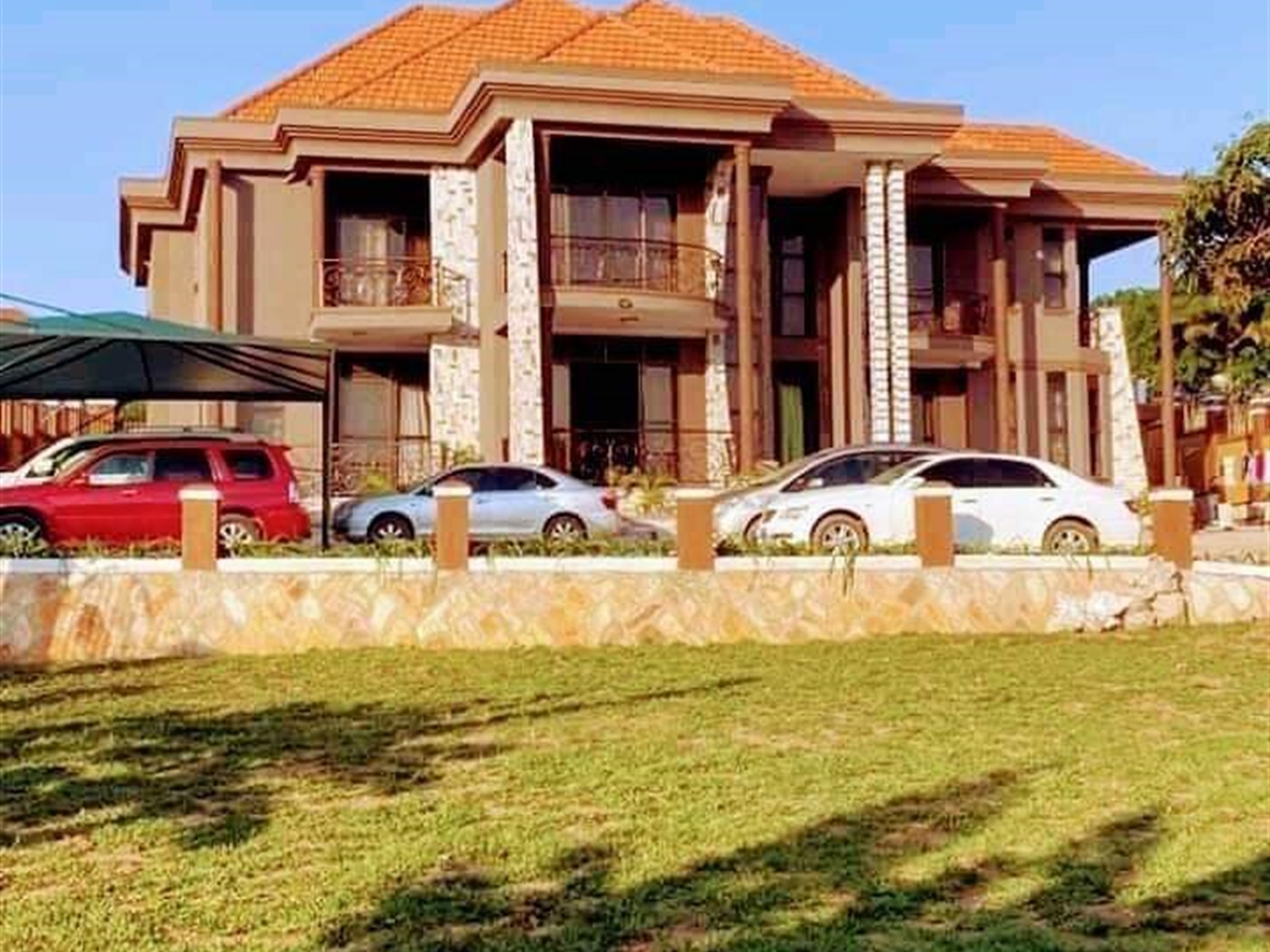 Mansion for sale in Lubowa Wakiso