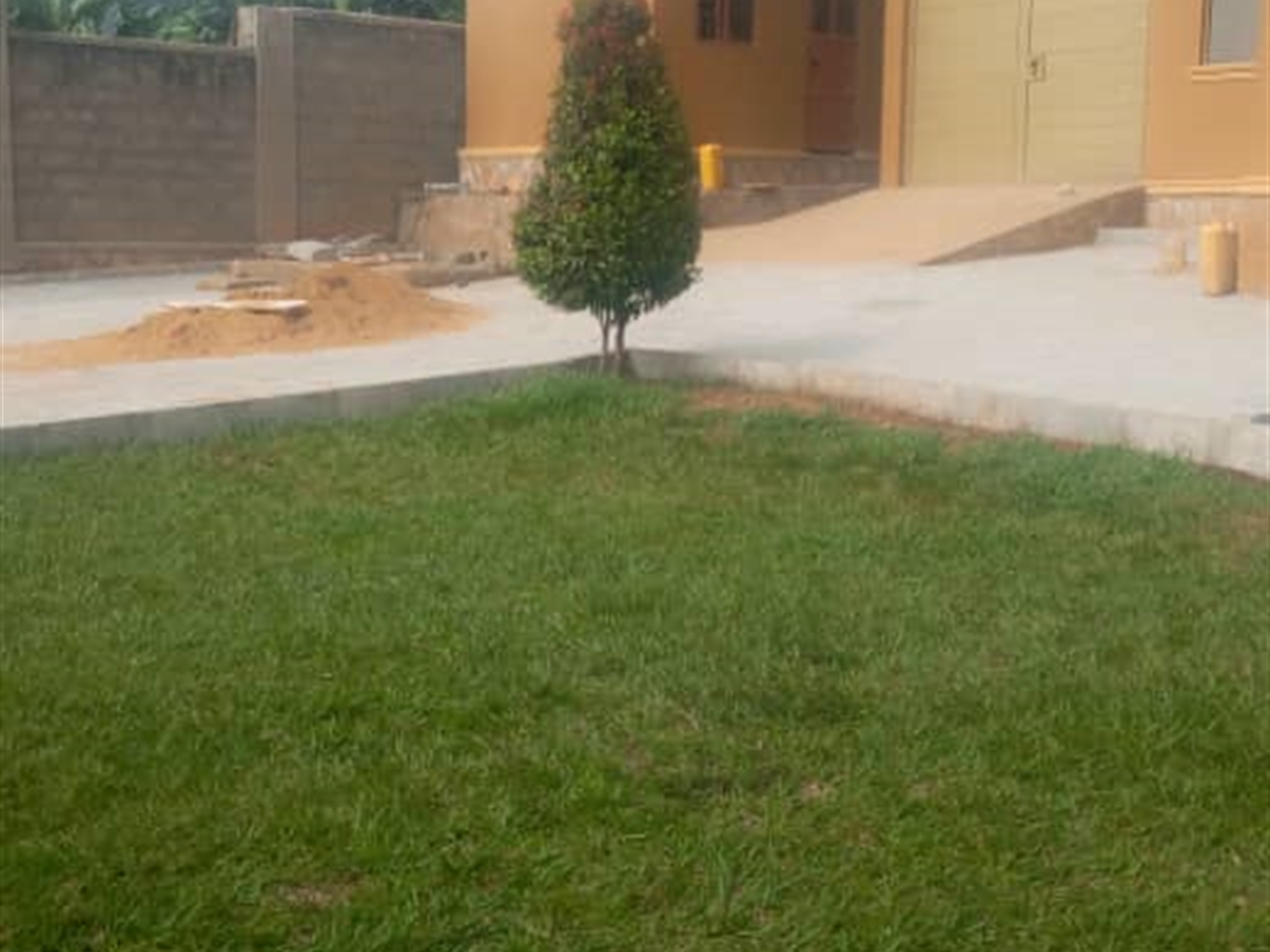 Storeyed house for sale in Lutembe Wakiso