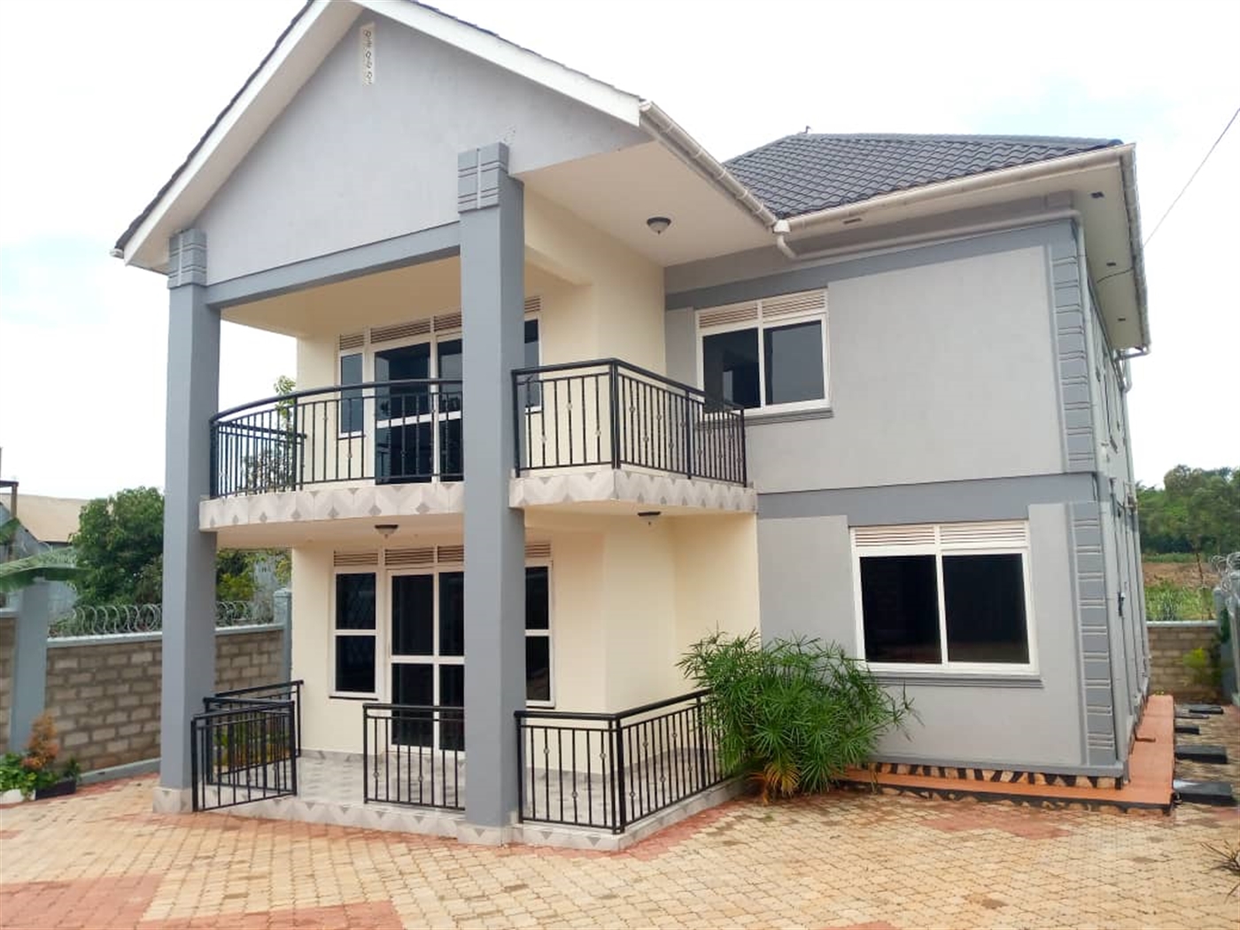 Storeyed house for sale in Kitende Wakiso