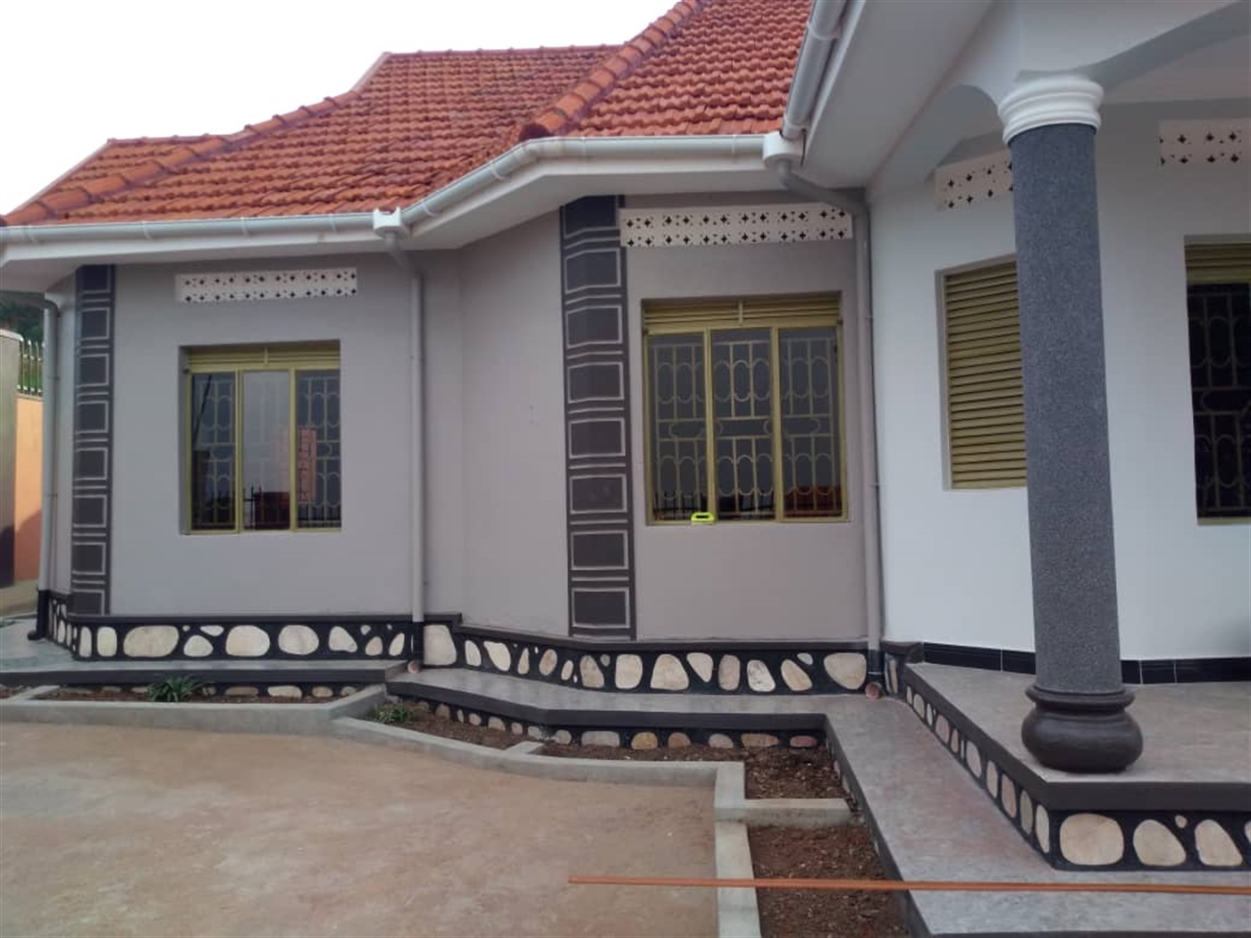 Bungalow for sale in Mutundwe Kampala