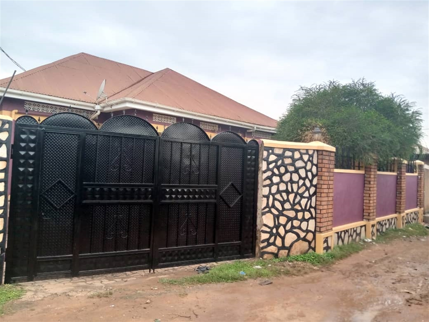 Bungalow for sale in Nansana Wakiso