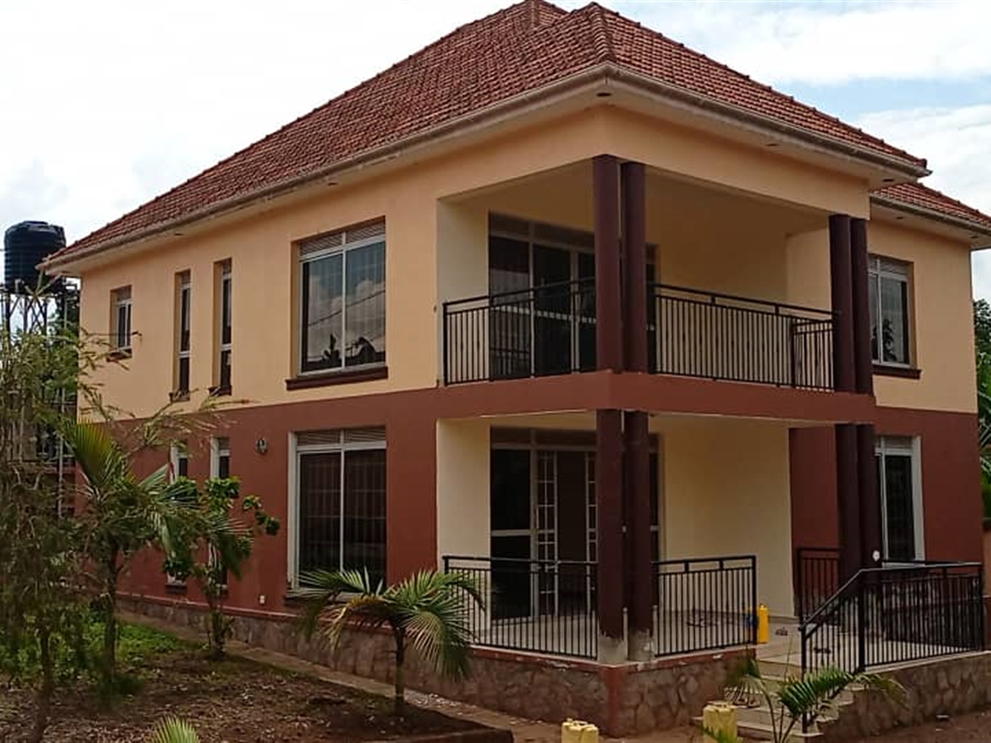 Storeyed house for sale in Kasangati Wakiso