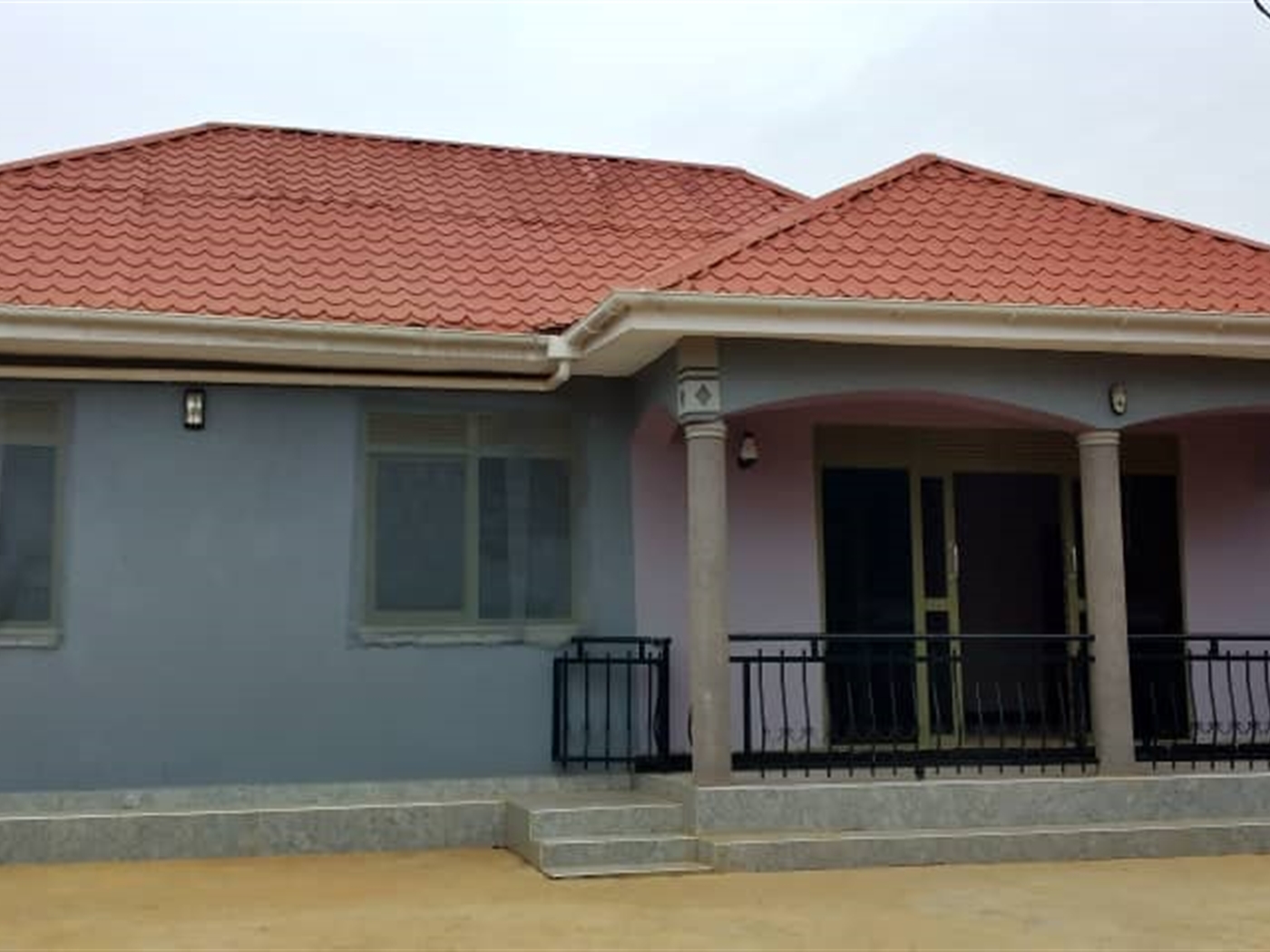 Bungalow for sale in Kiwanga Wakiso