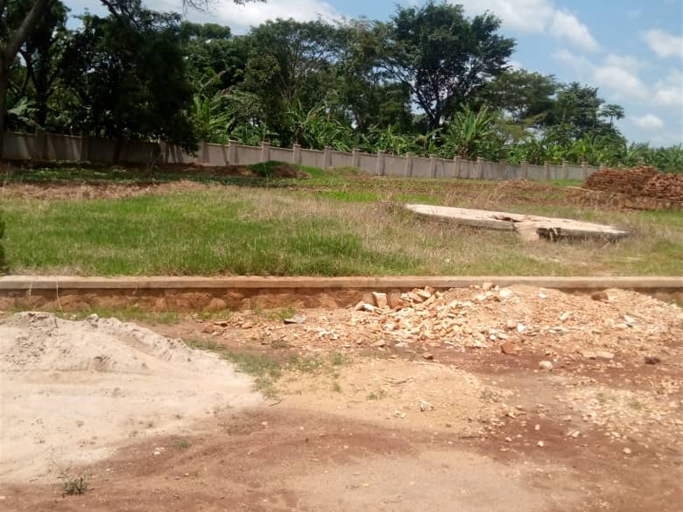 Mansion for sale in Bombo Luweero