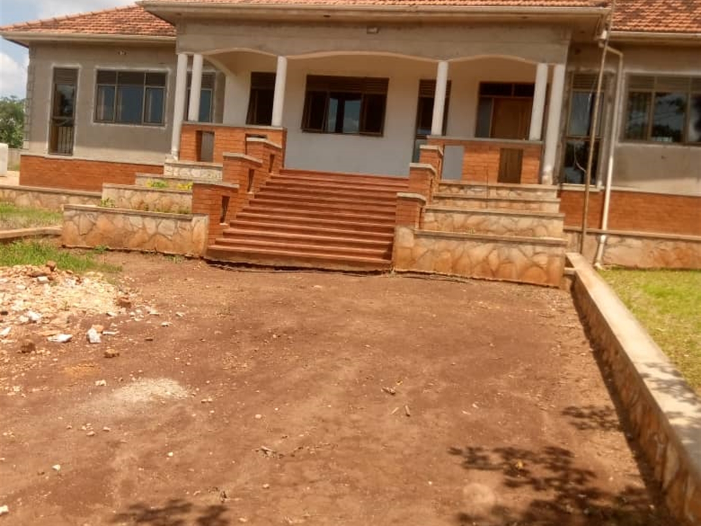 Mansion for sale in Bombo Luweero