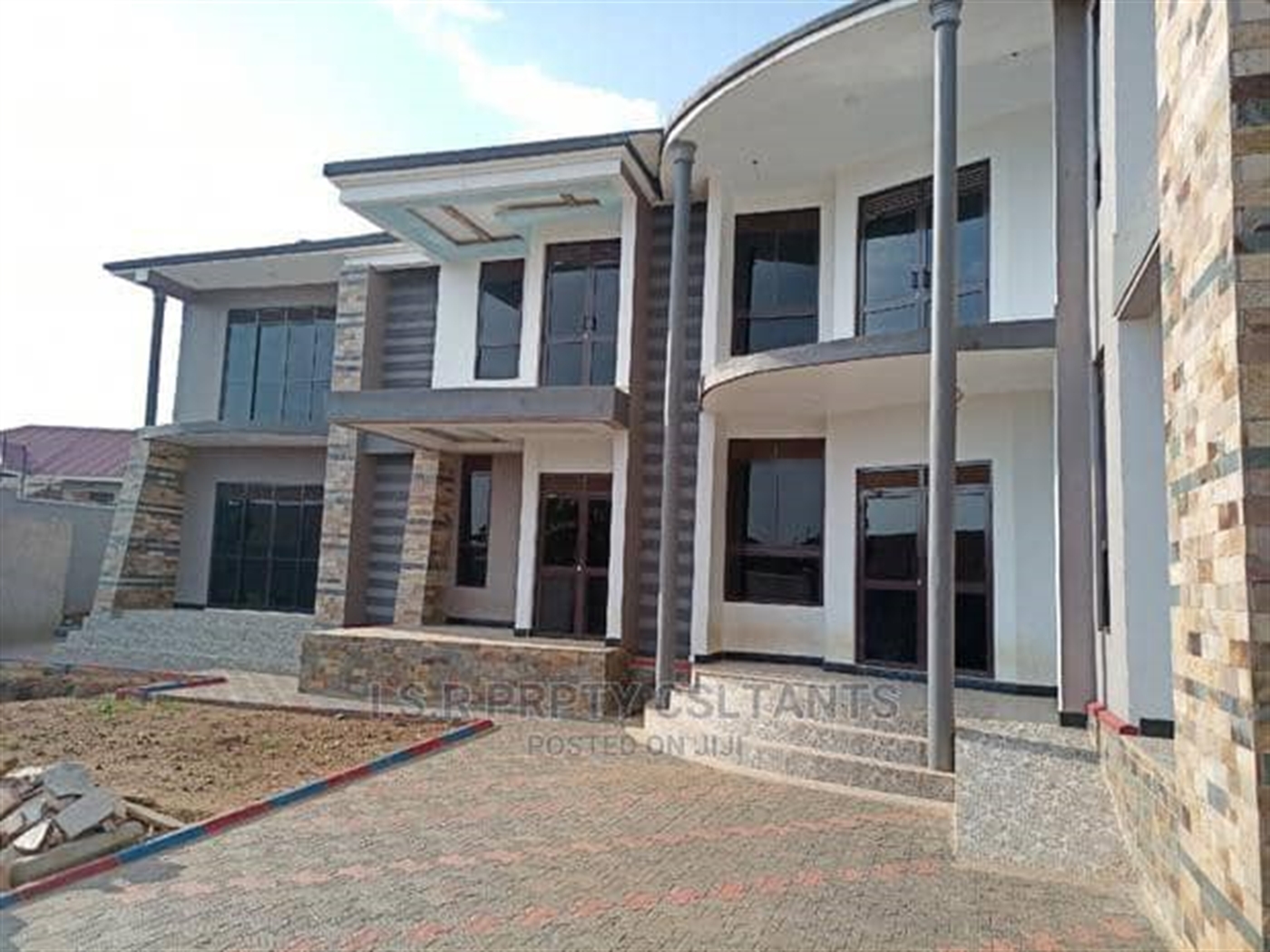 Mansion for sale in Namugongo Wakiso