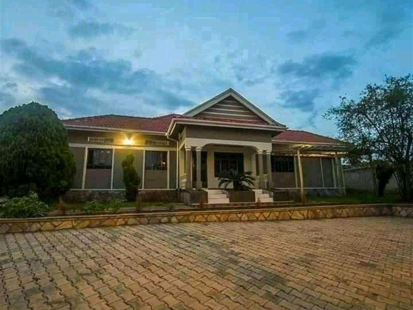 Villa for rent in Jinja Wakiso