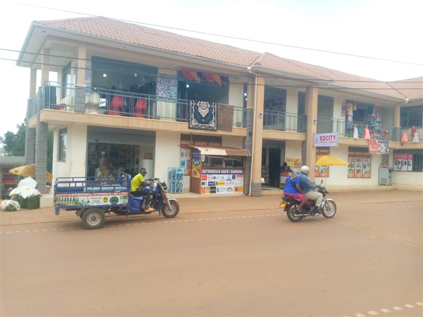 Commercial block for sale in Kyanja Wakiso