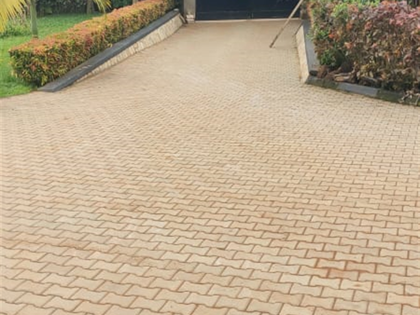 Bungalow for sale in Kanyanya Wakiso