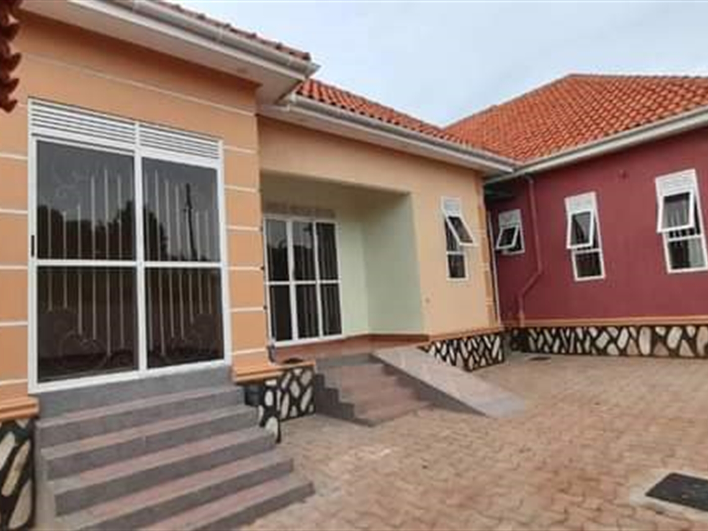 Mansion for sale in Bwebajja Wakiso