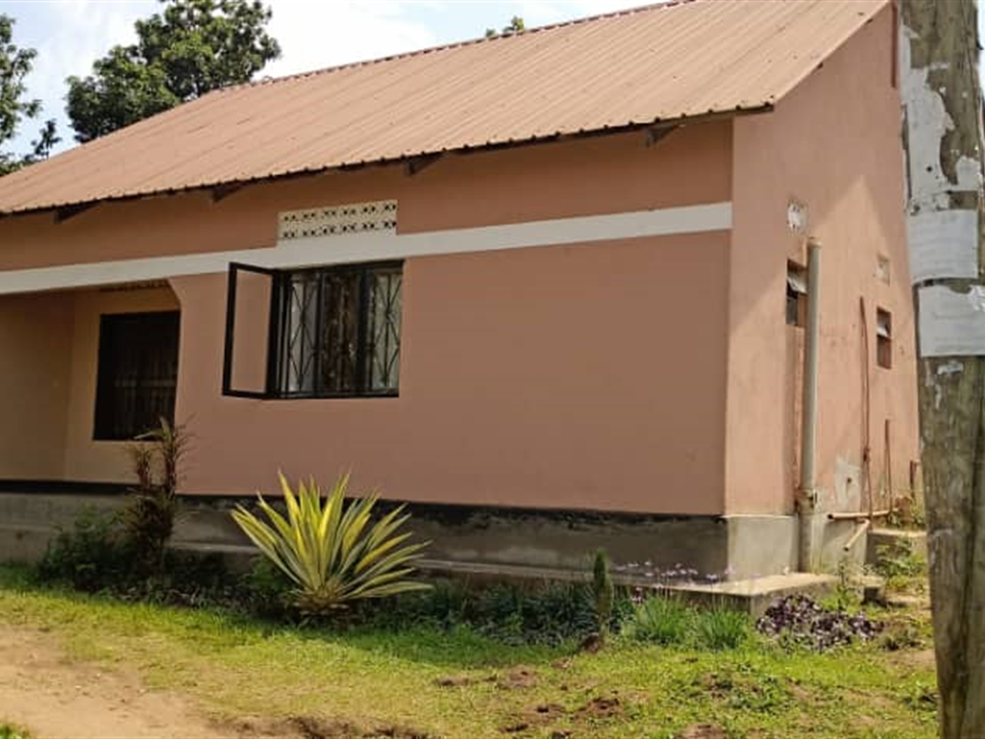 Bungalow for sale in Bukoto Kampala