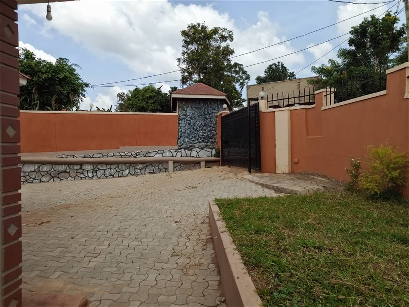 Bungalow for sale in Bweyogerere Wakiso