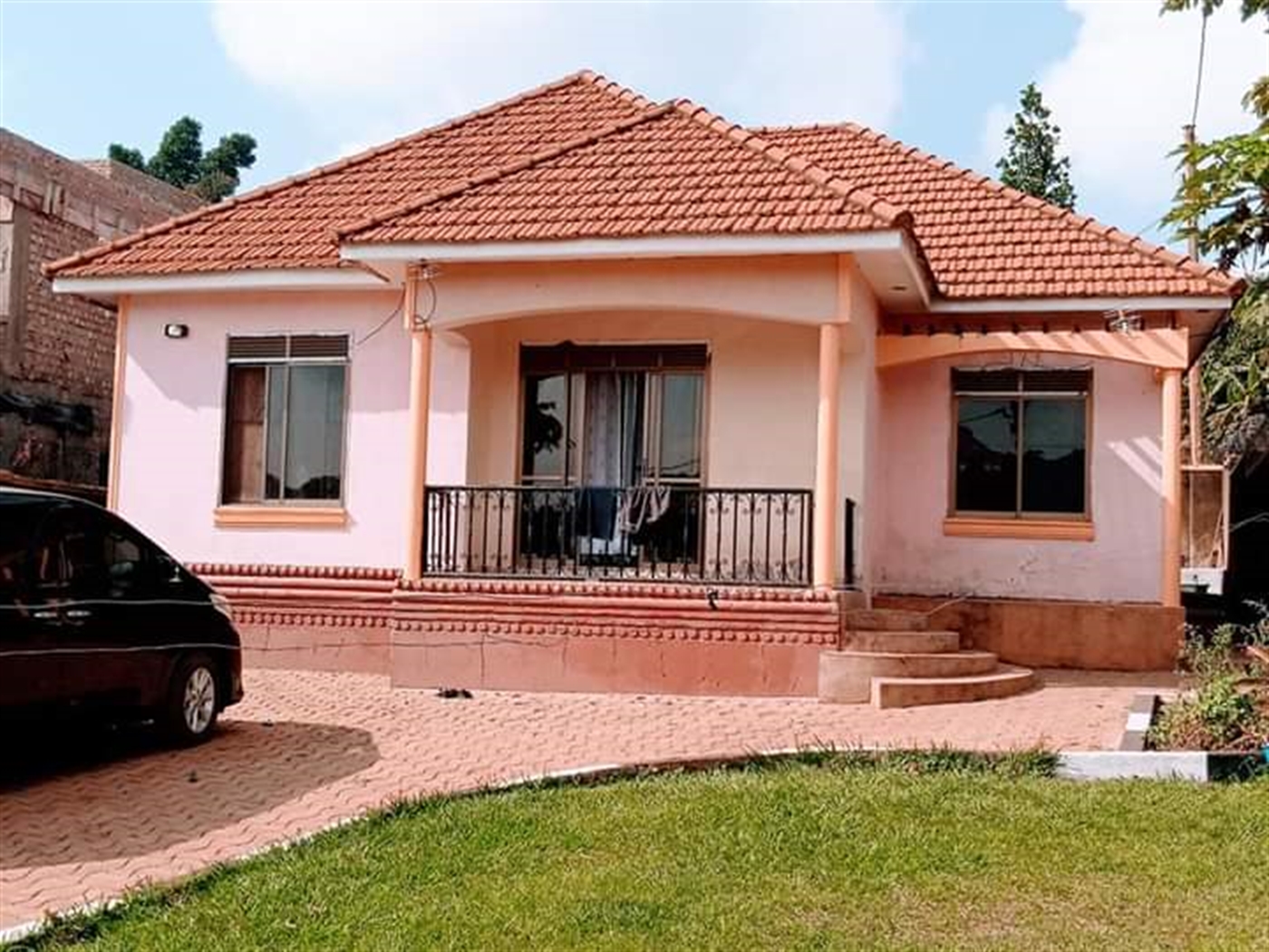 Bungalow for sale in Bwebajja Wakiso