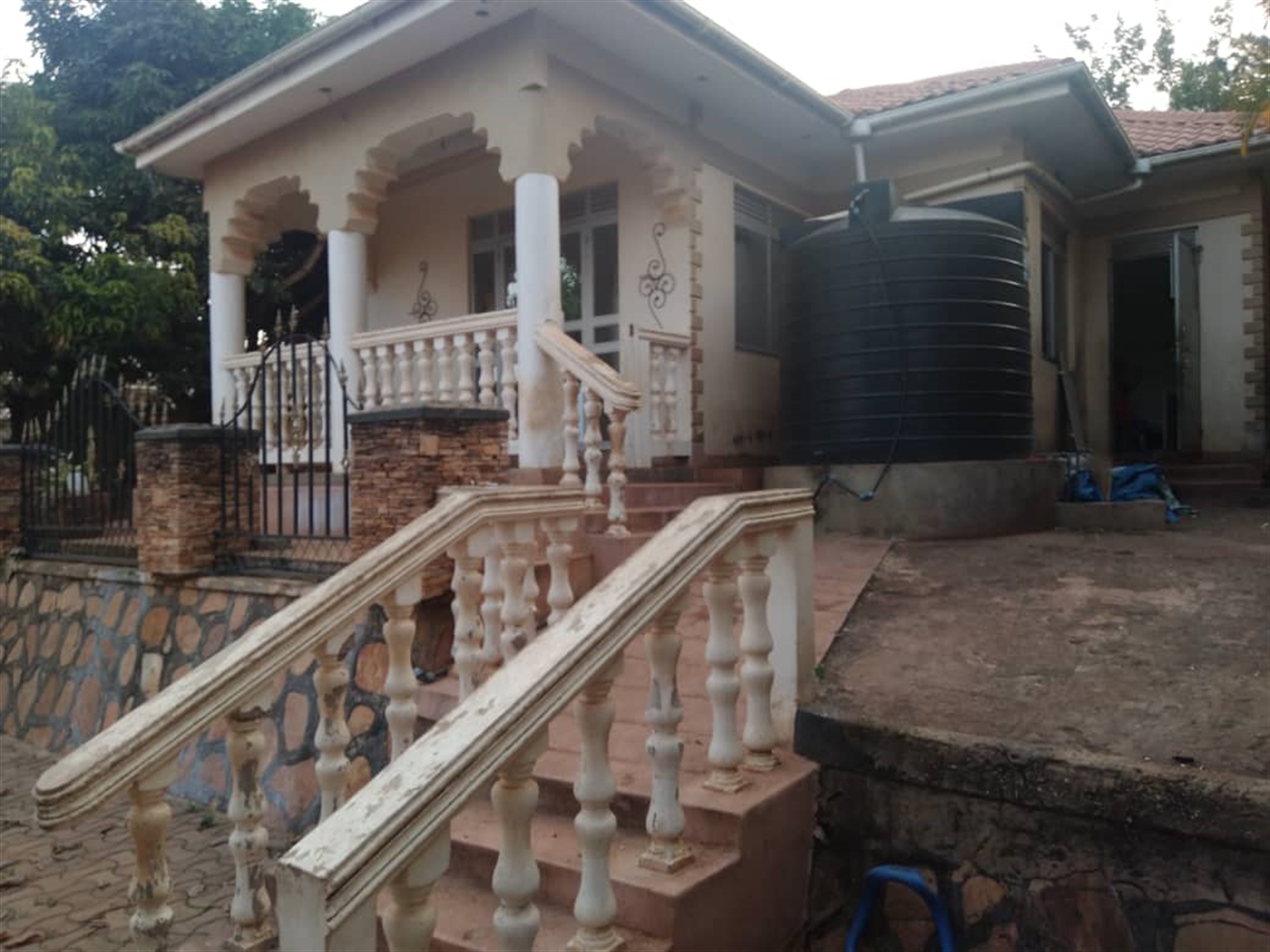 Penthouse for sale in Seguku Wakiso