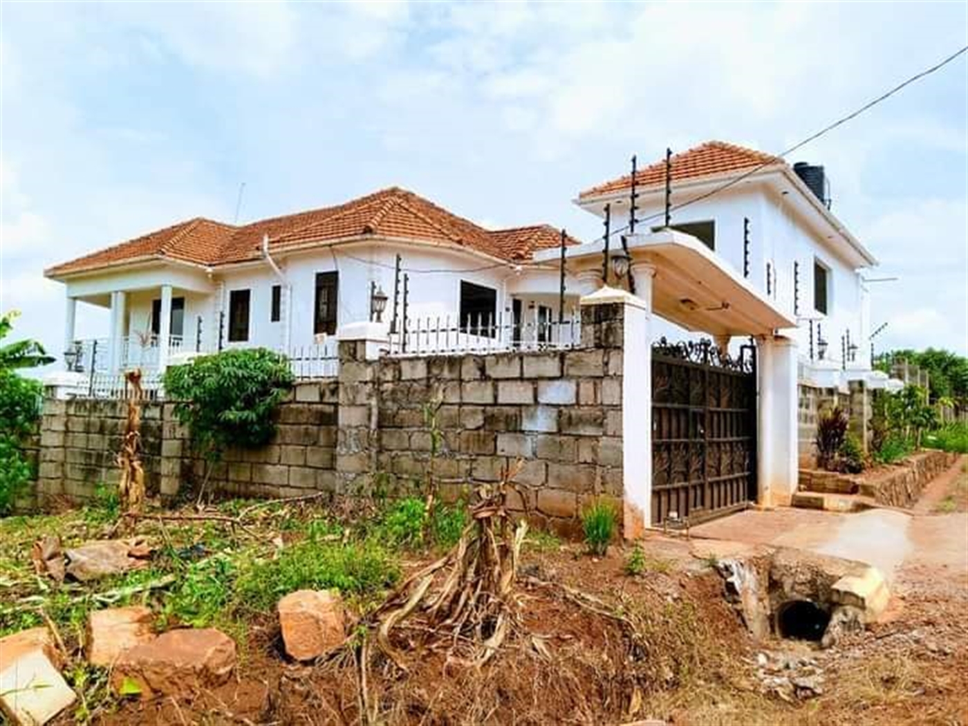 Mansion for sale in Akright Wakiso