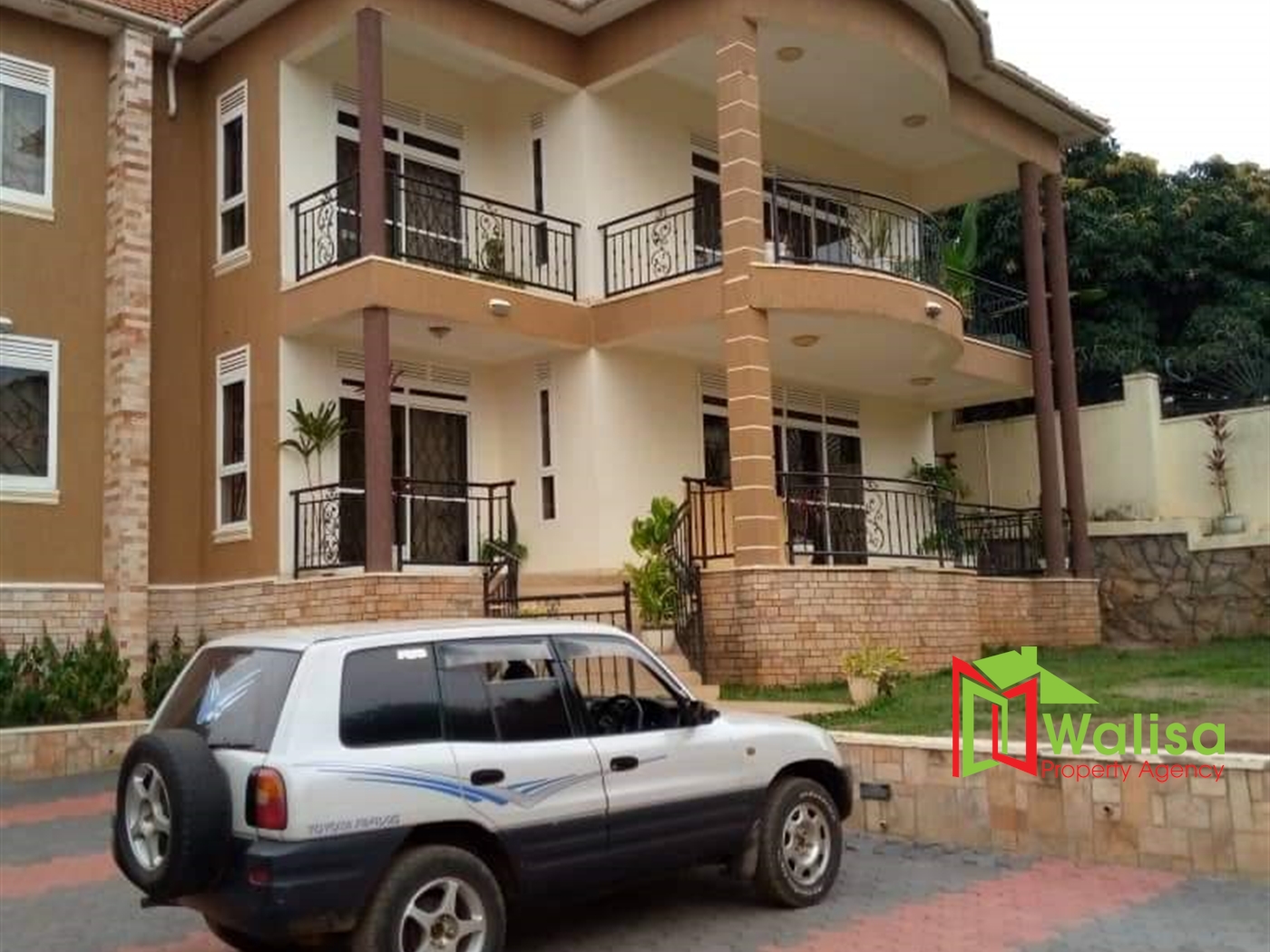 Storeyed house for sale in Munyonyo Kampala