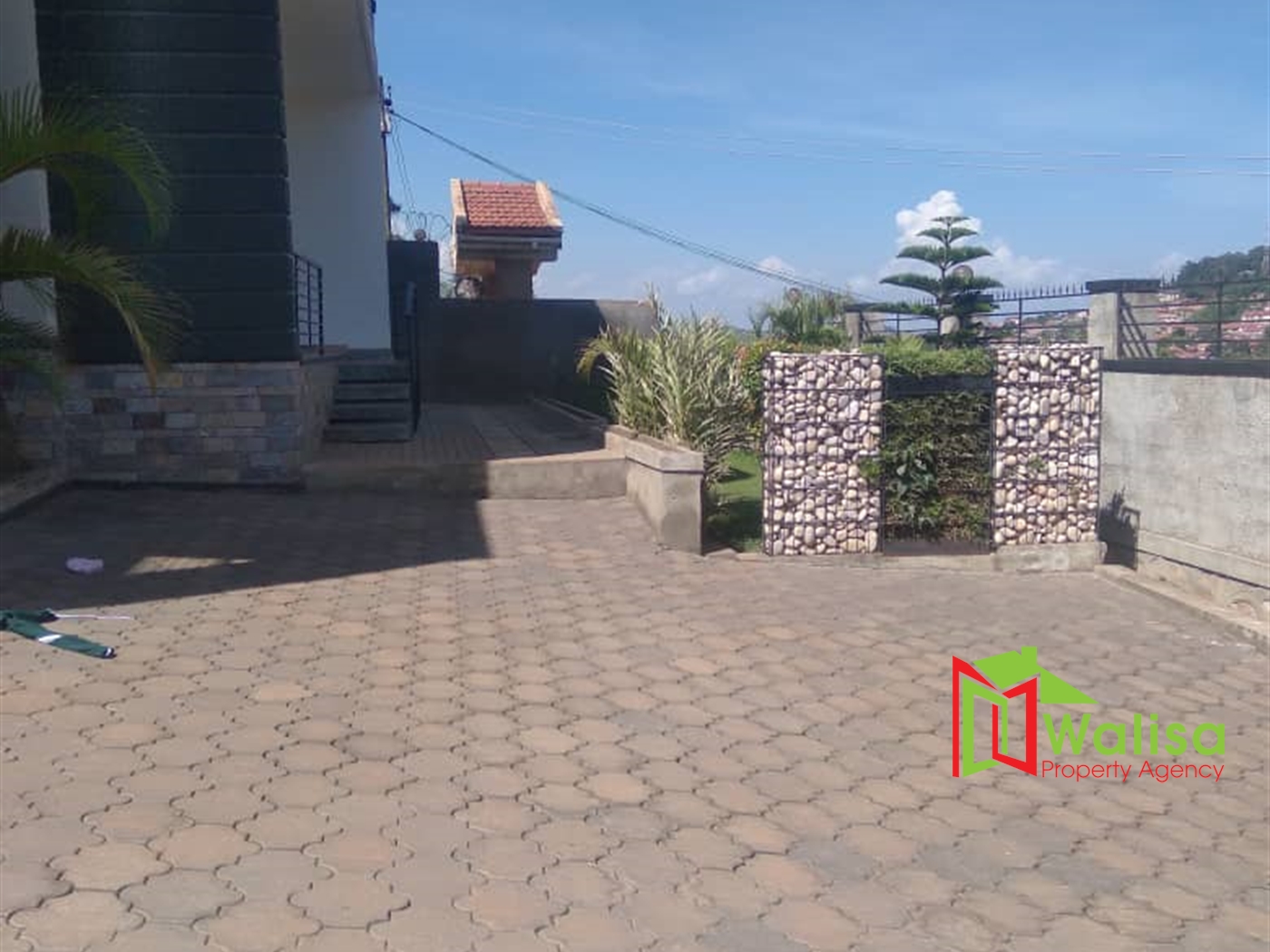 Storeyed house for sale in Seguku Wakiso