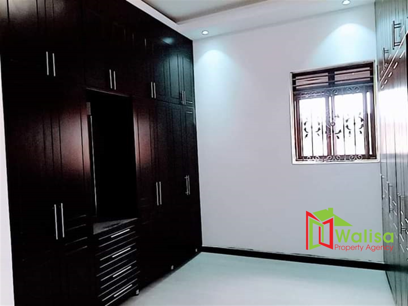 Storeyed house for sale in Kyaliwajjala Wakiso