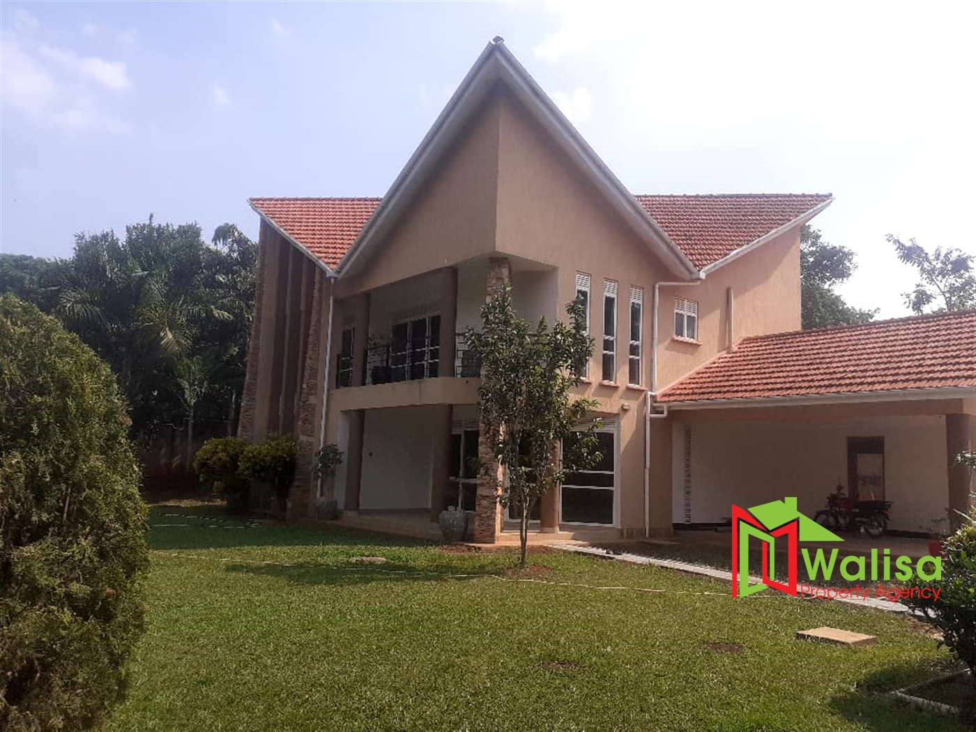 Storeyed house for sale in Lubowa Wakiso