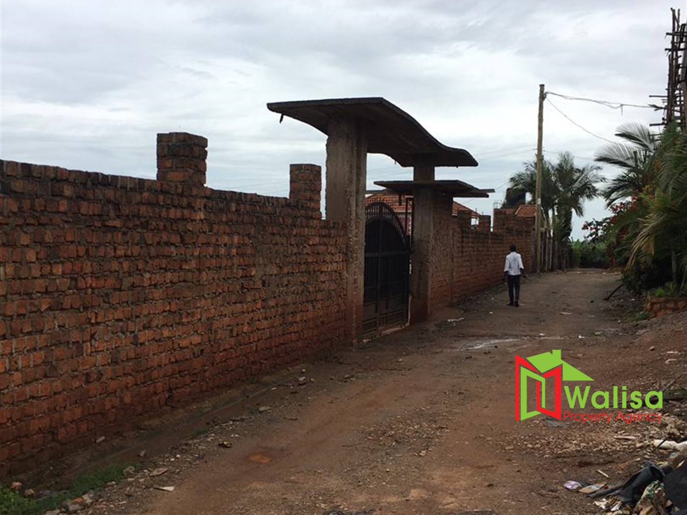 Storeyed house for sale in Seguku Wakiso