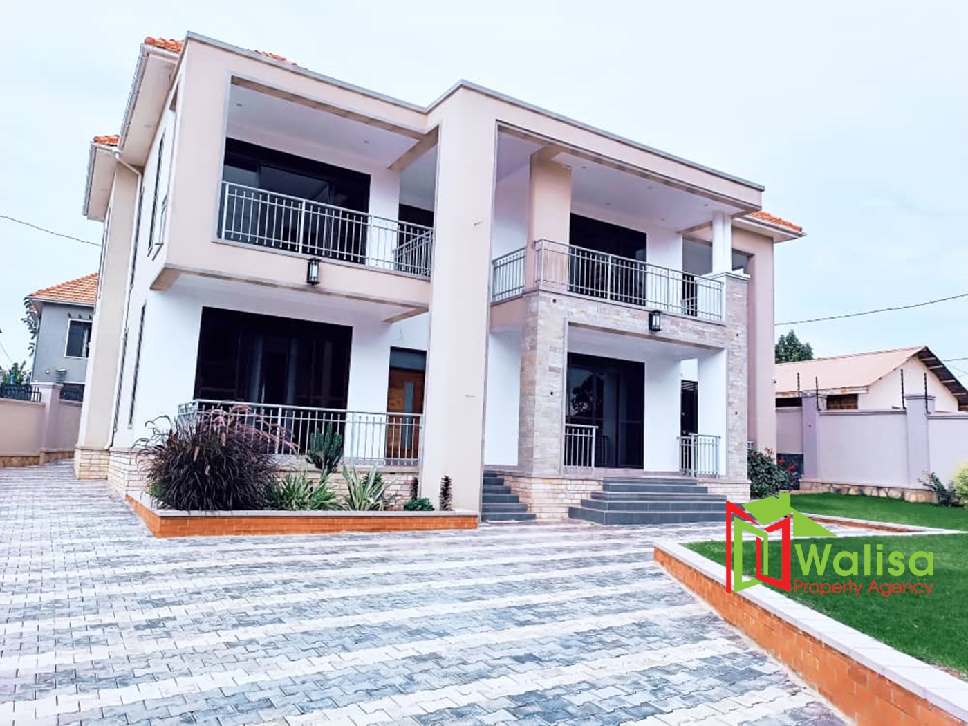 Mansion for sale in Kyaliwajjala Wakiso