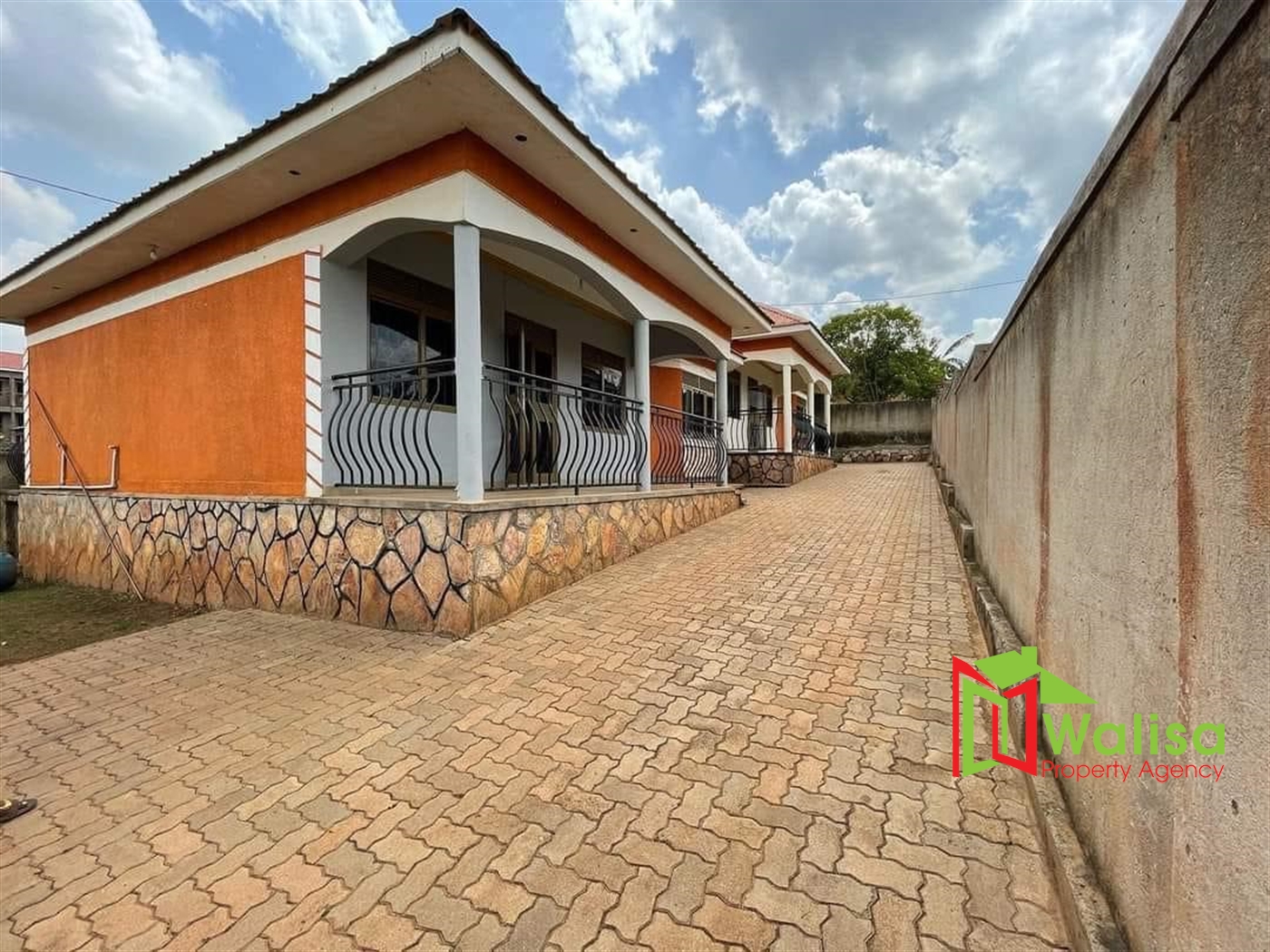 Town House for sale in Kira Wakiso