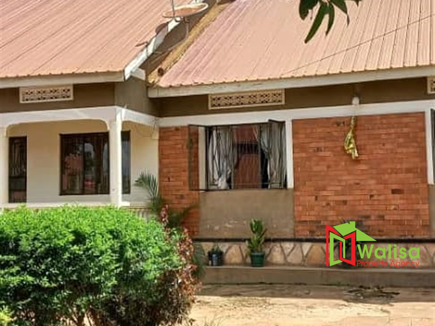 Town House for sale in Kyaliwajjala Wakiso