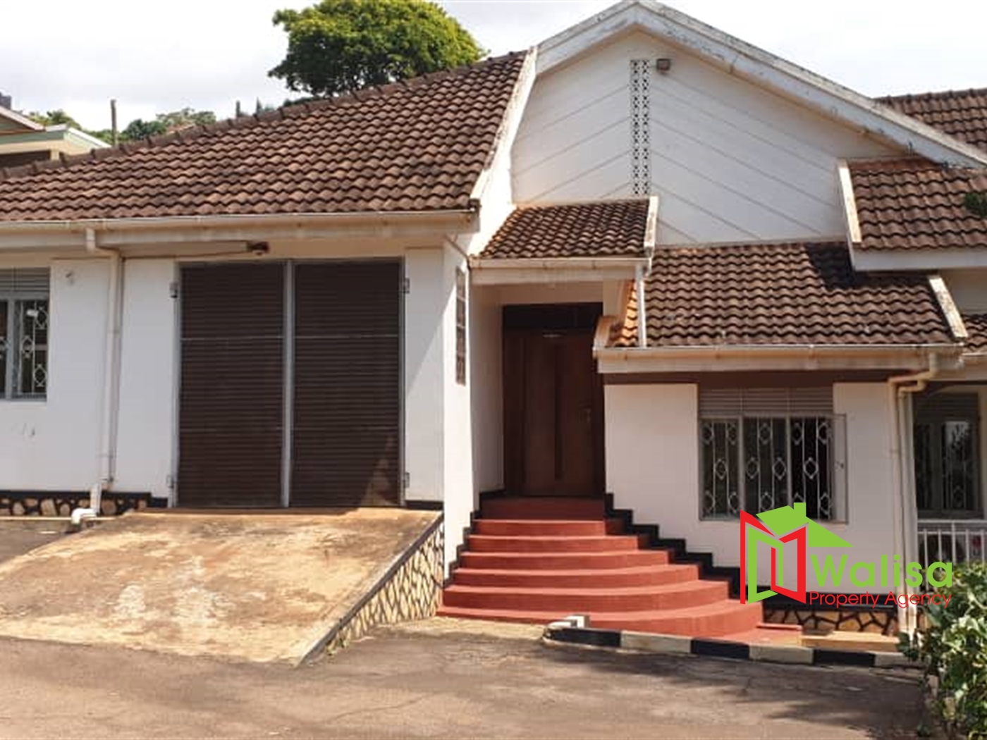 Mansion for sale in Makindye Wakiso