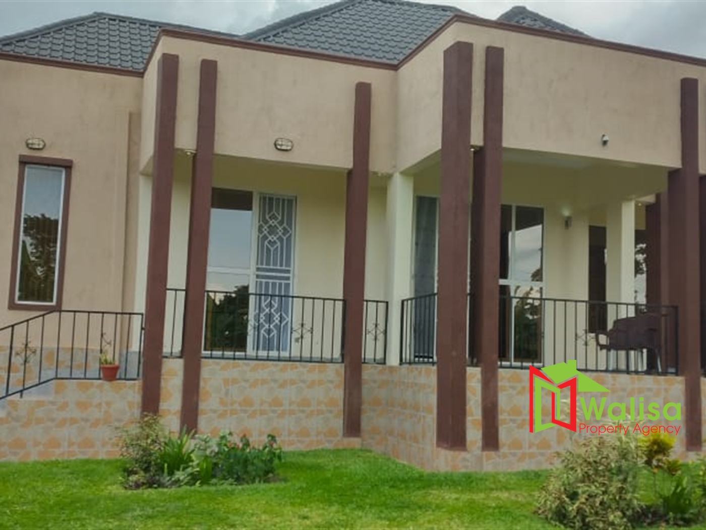 Mansion for sale in Nabbuti Mukono