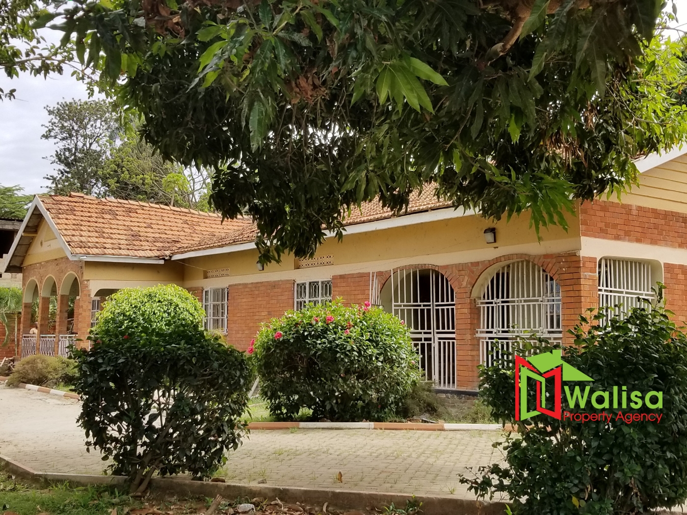 Bungalow for rent in Luzira Kampala