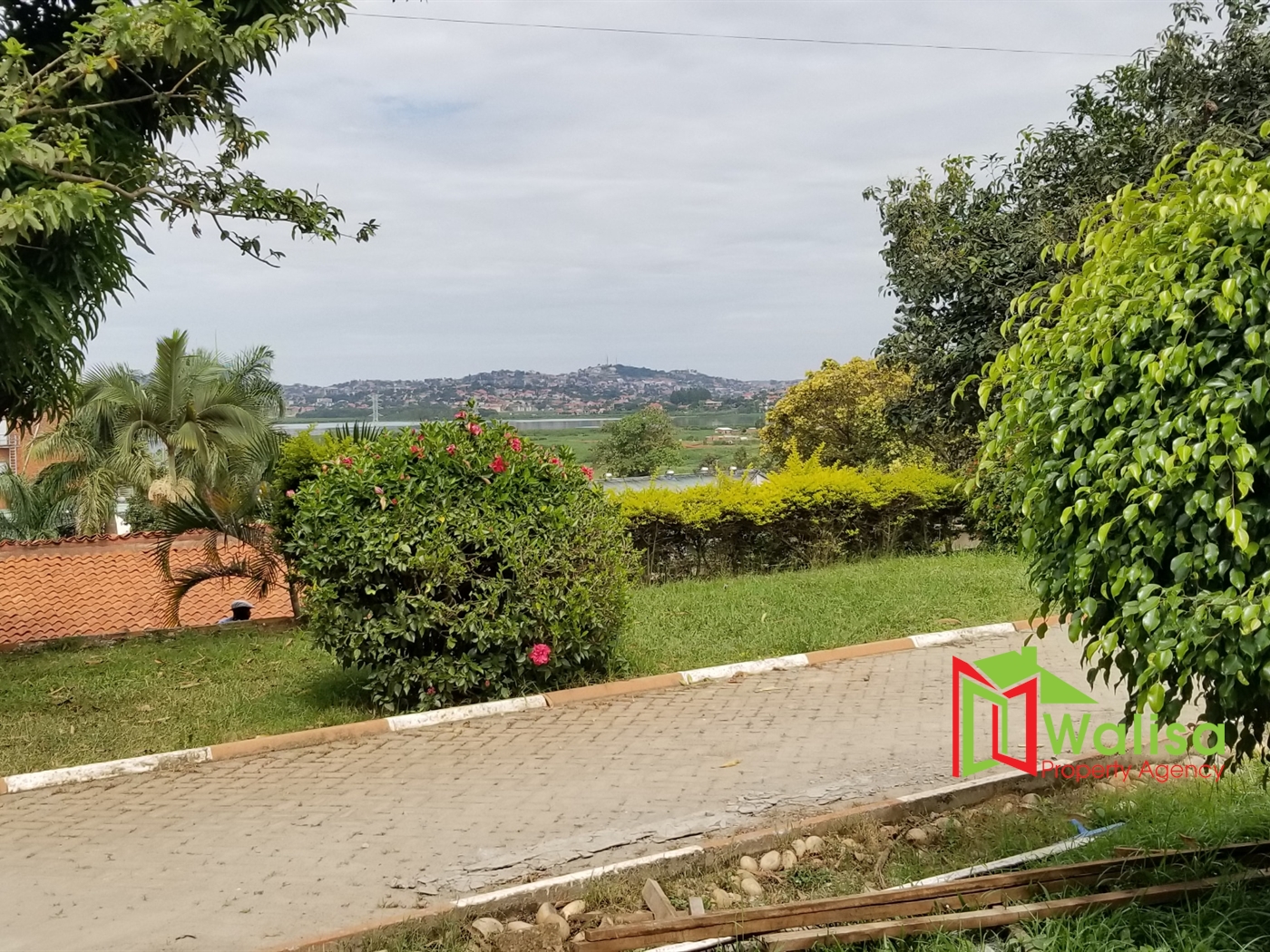 Bungalow for rent in Luzira Kampala