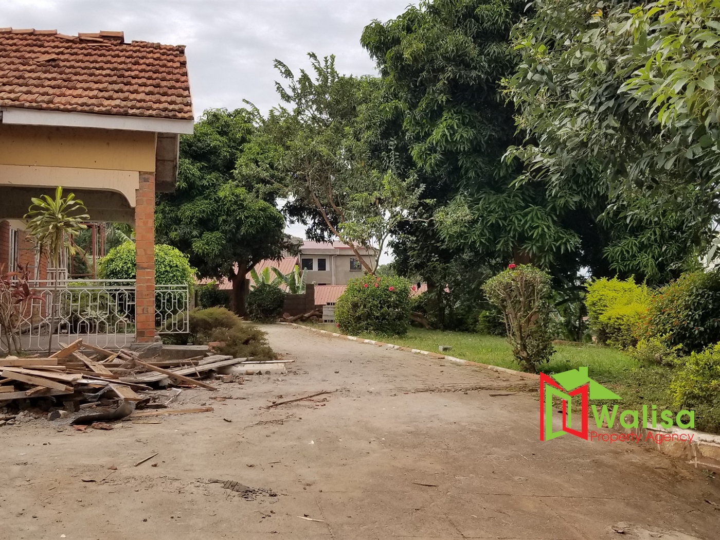 Bungalow for rent in Luzira Kampala