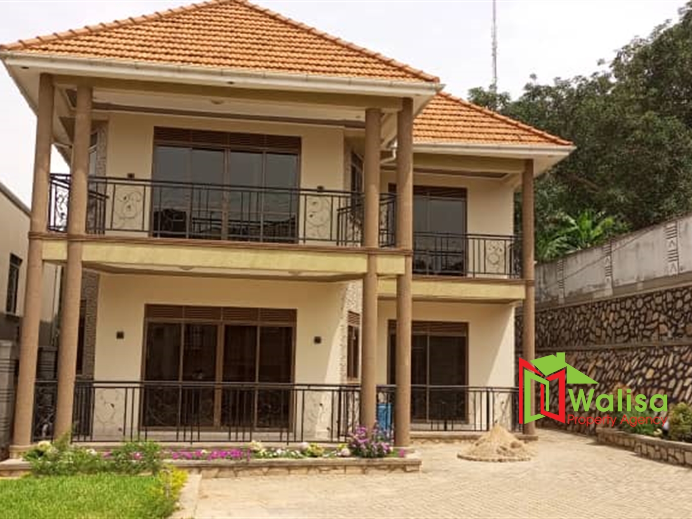 Storeyed house for sale in Munyonyo Kampala