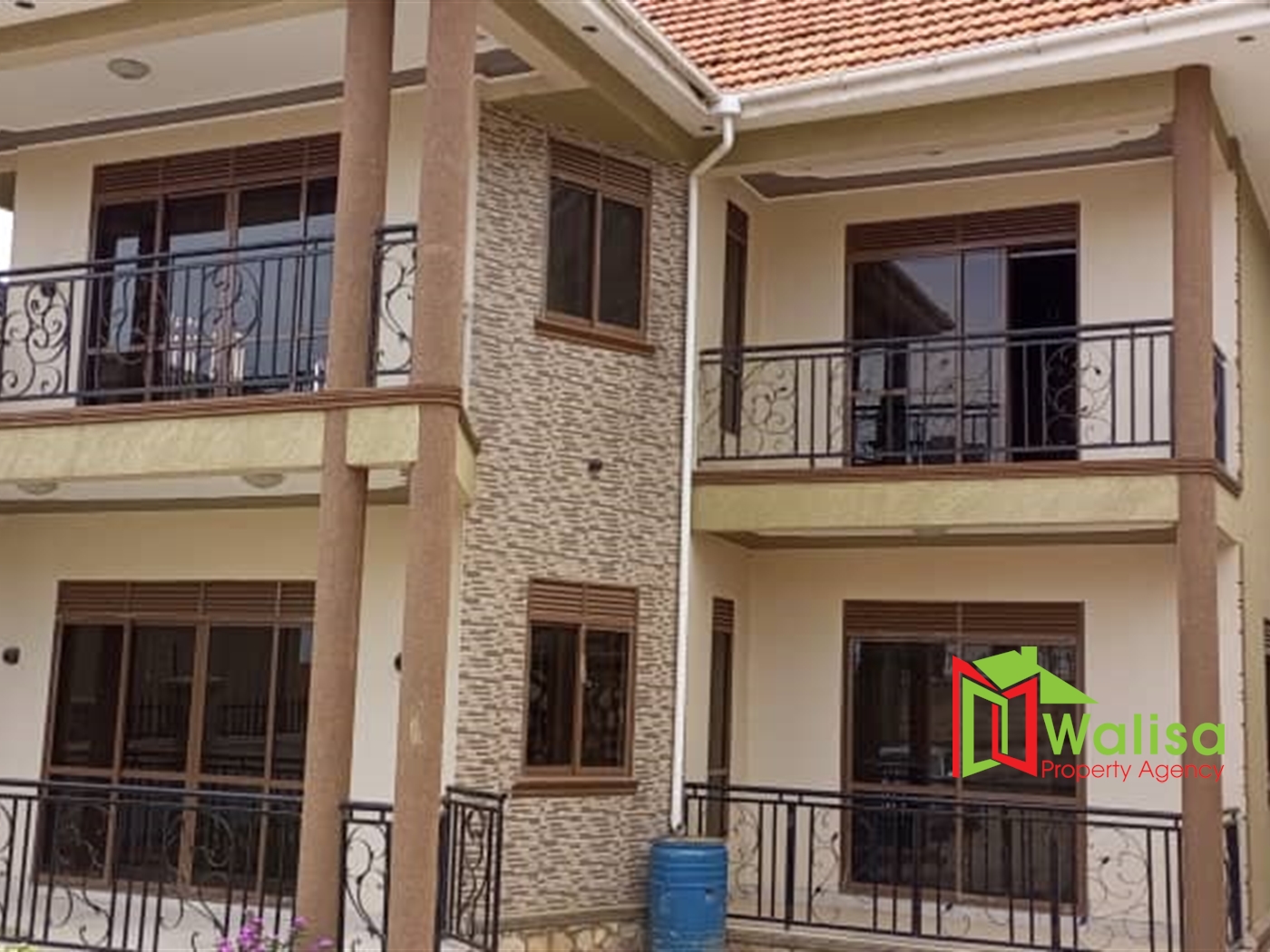 Storeyed house for sale in munyonyo Kampala