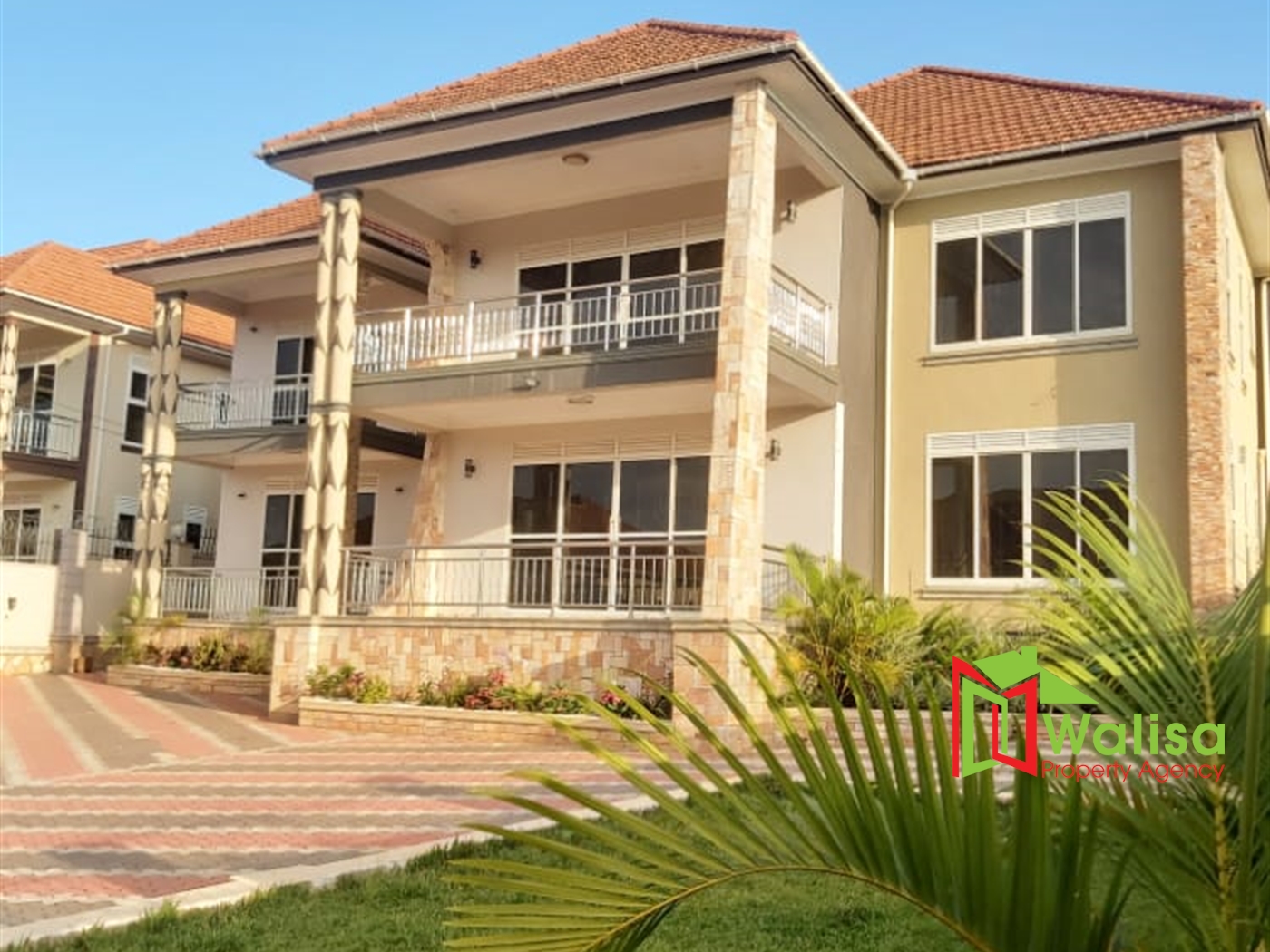 Mansion for sale in Kitende Wakiso