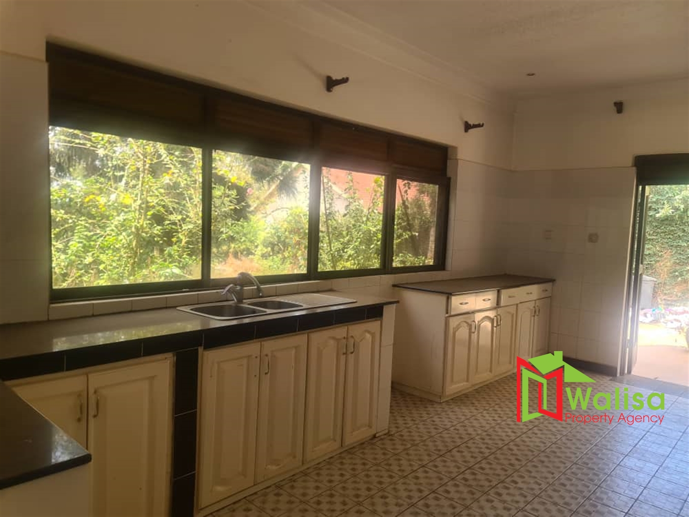 Bungalow for rent in Muyenga Kampala