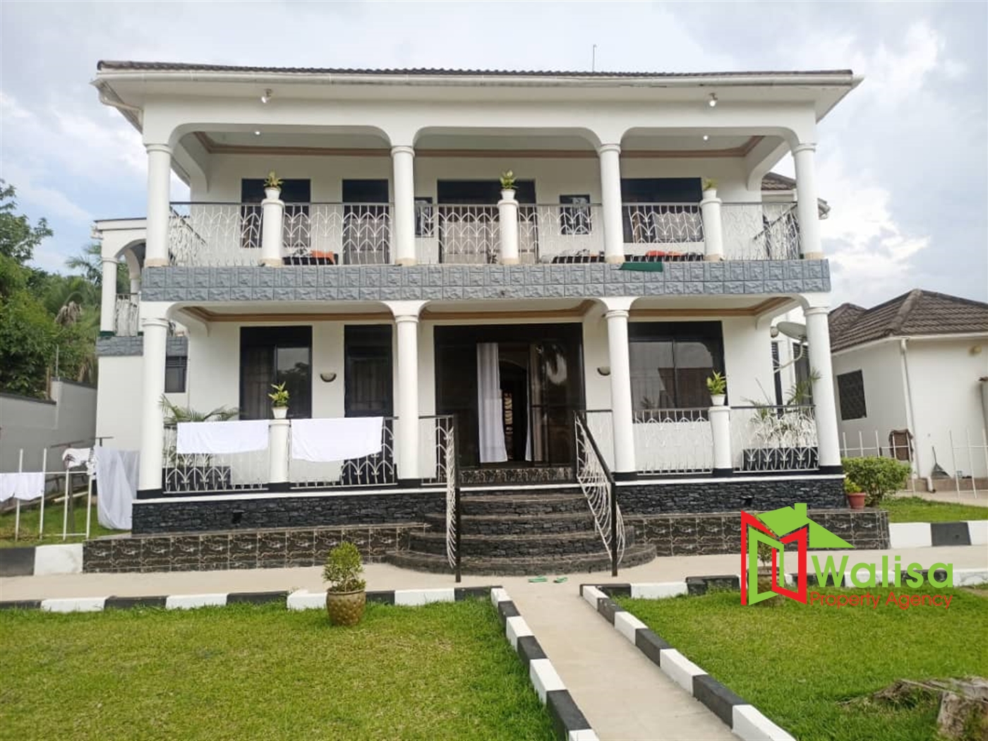 Mansion for rent in Muyenga Kampala