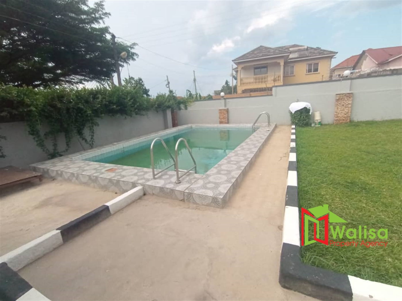 Mansion for rent in Muyenga Kampala