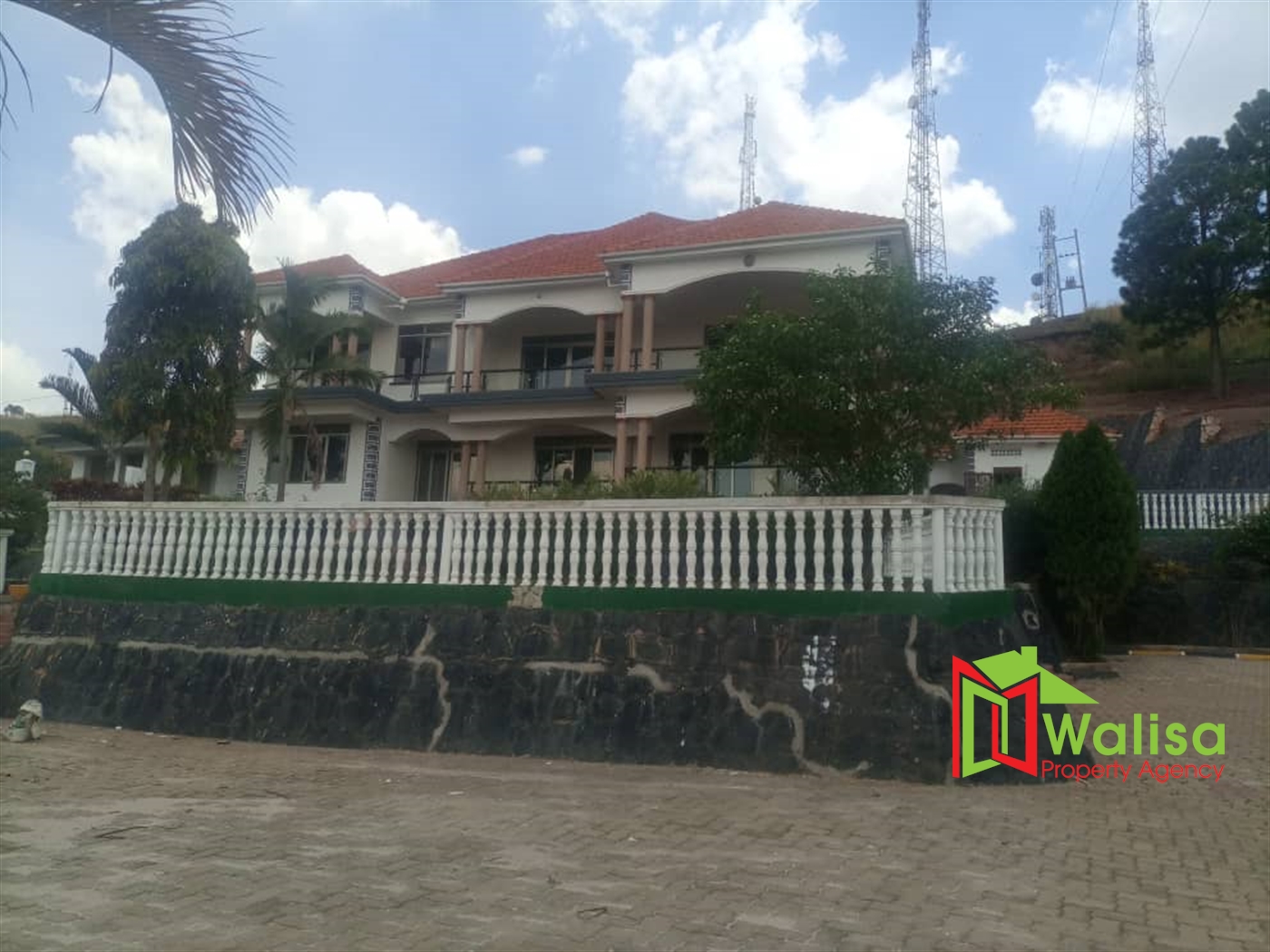 Mansion for sale in Nsangi Wakiso