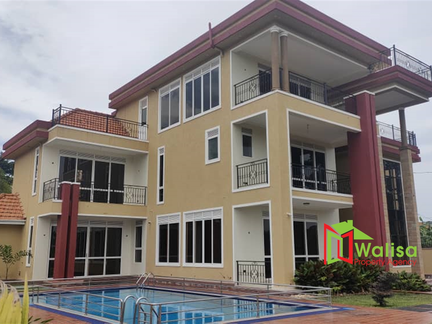 Mansion for sale in Munyonyo Wakiso