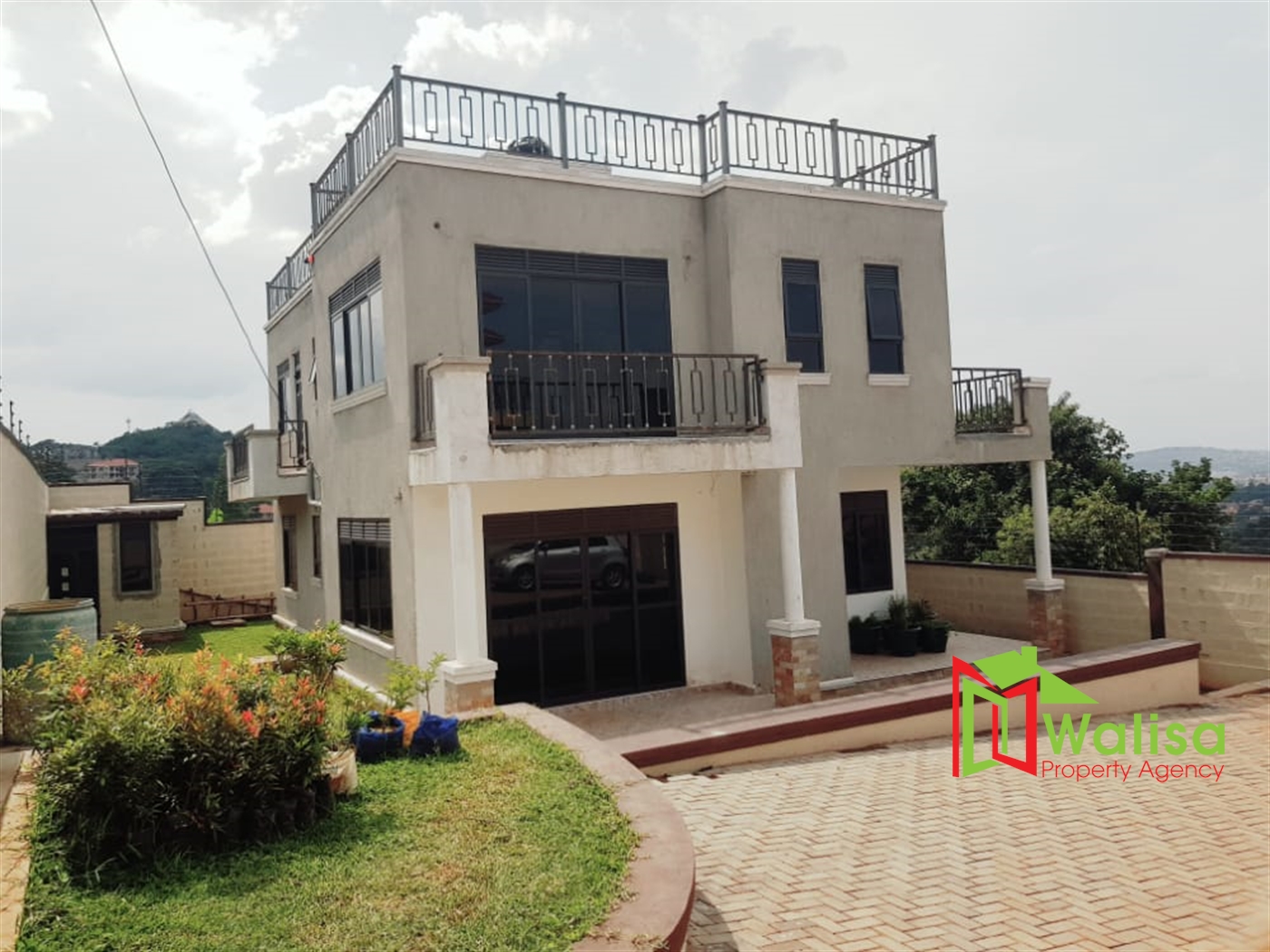 Storeyed house for sale in Bwebajja Wakiso