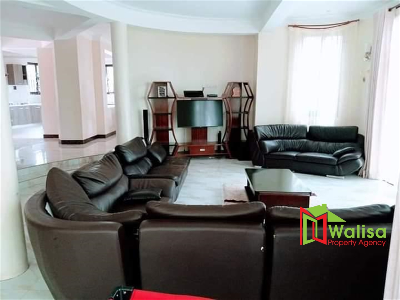 Mansion for sale in Kira Wakiso