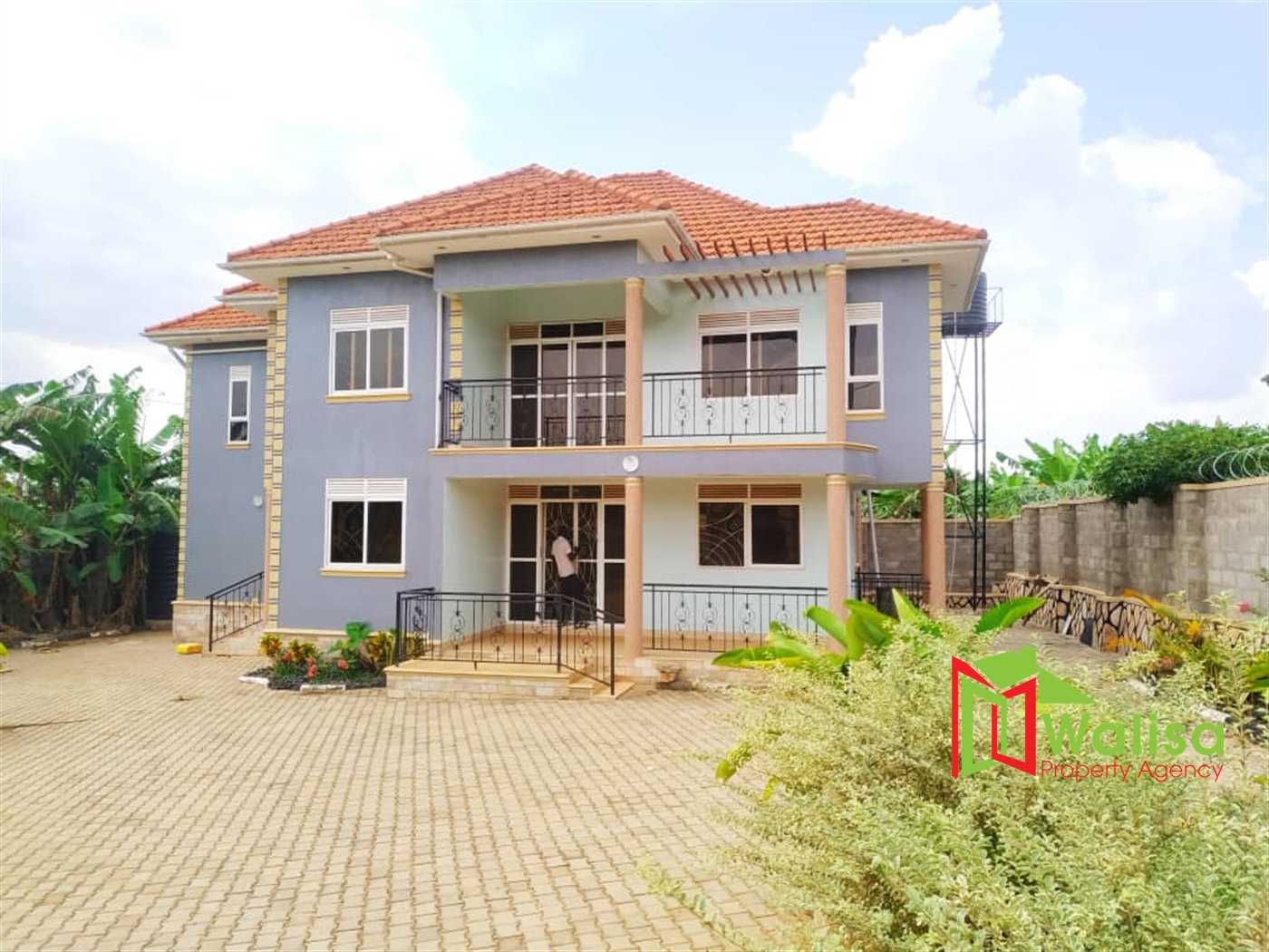 Mansion for sale in Kira Wakiso