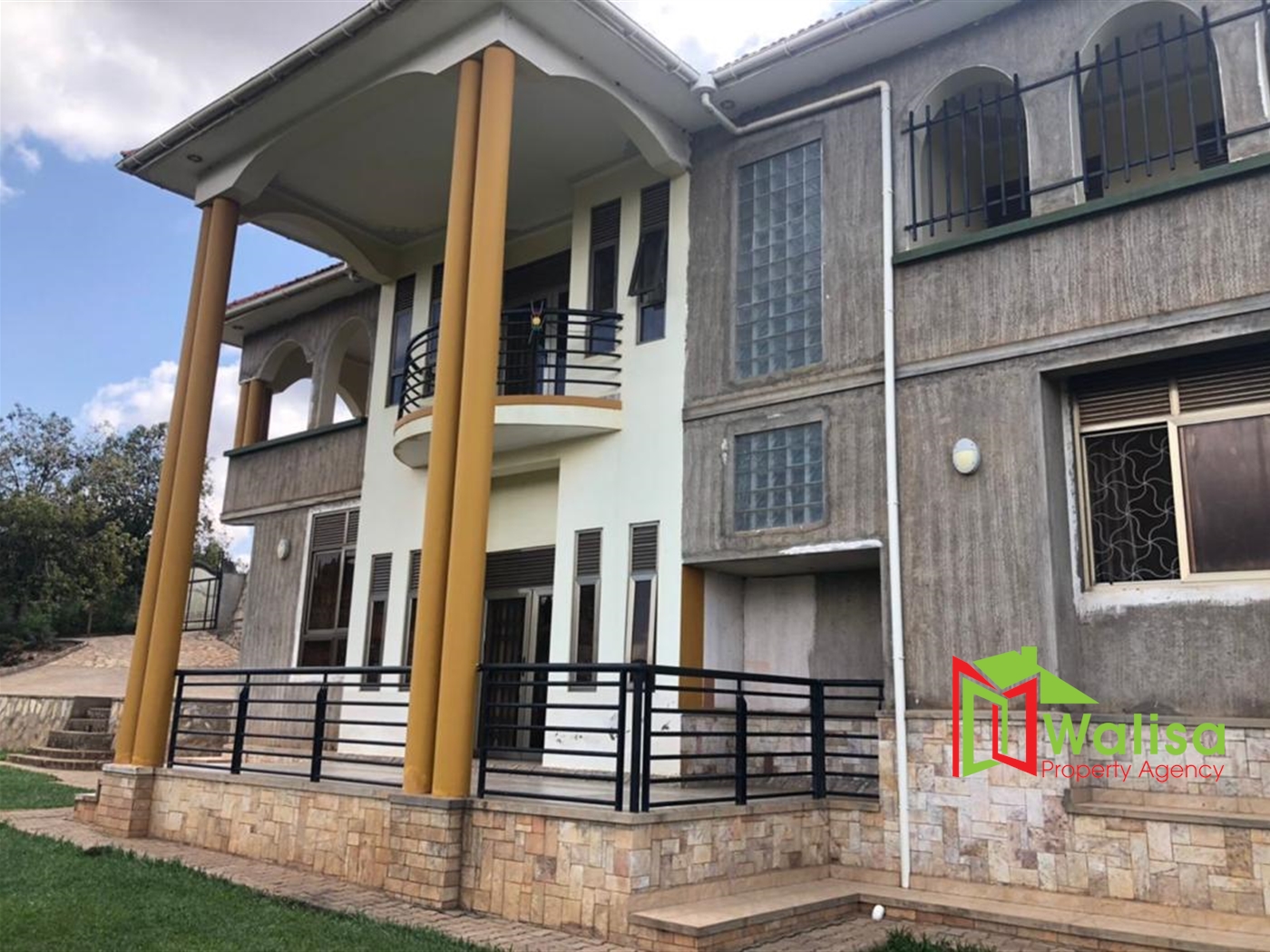 Storeyed house for sale in Bulindo Wakiso