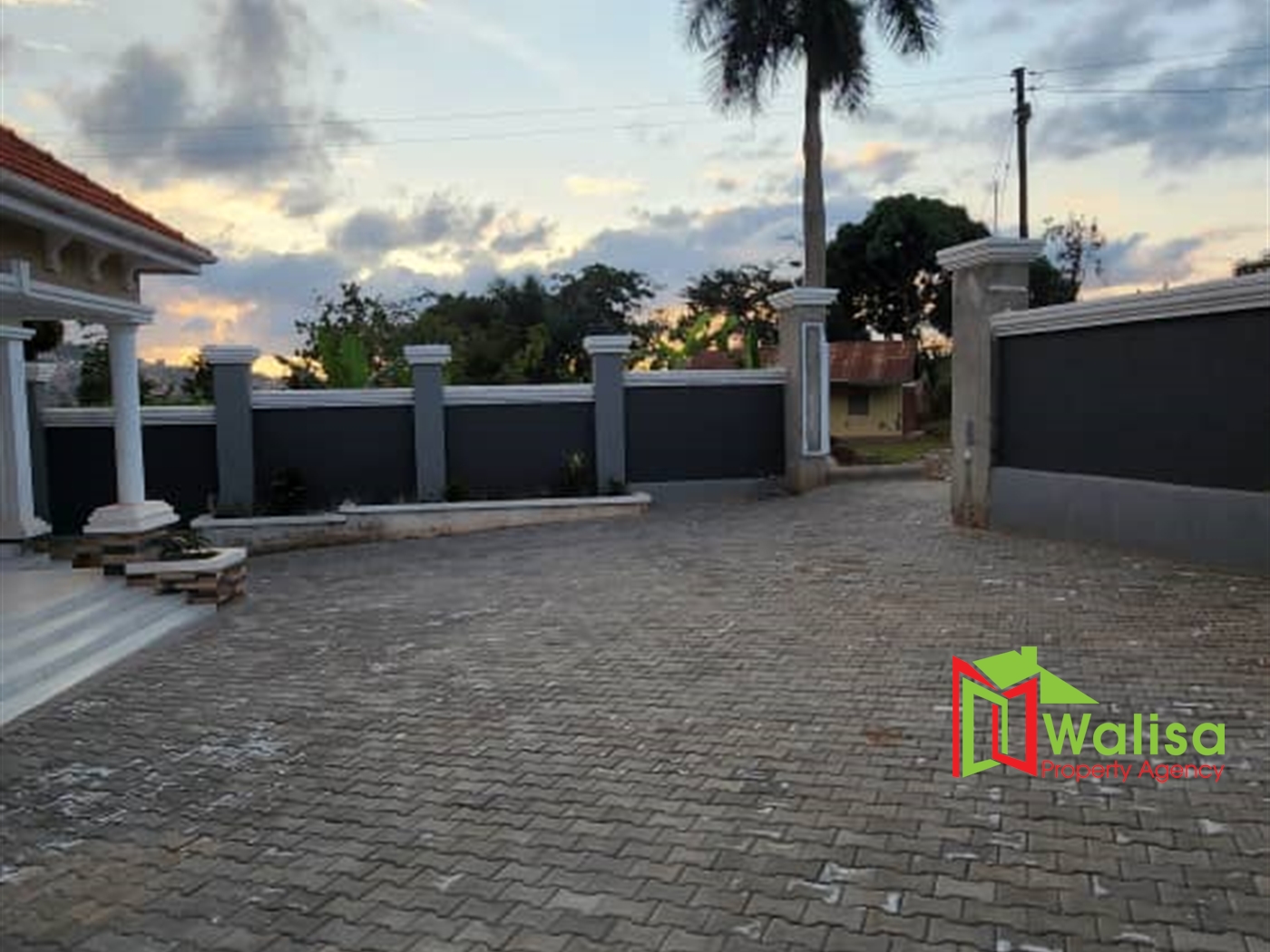 Town House for sale in Nabbingo Wakiso