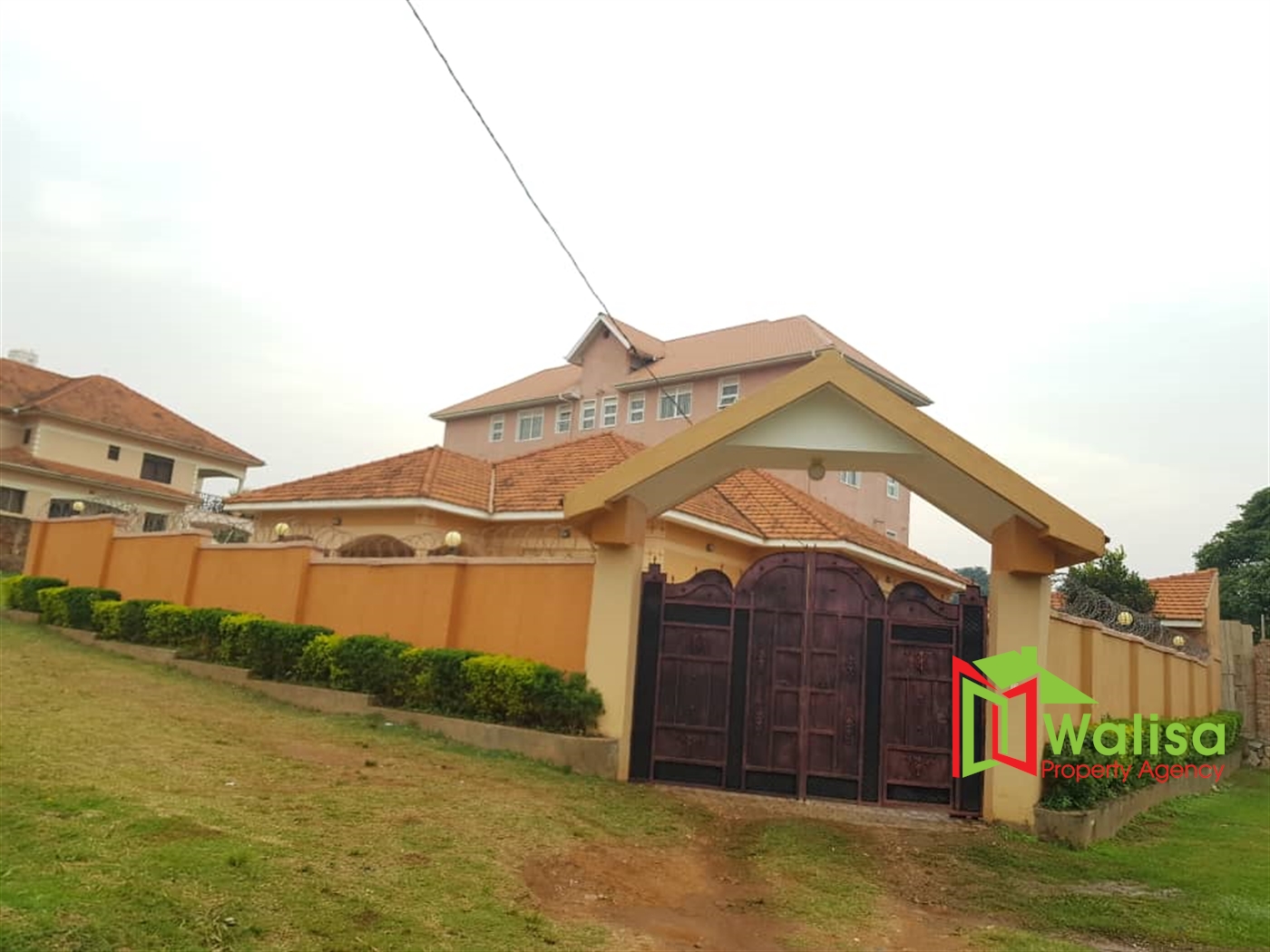 Town House for sale in Kyaliwajjala Wakiso