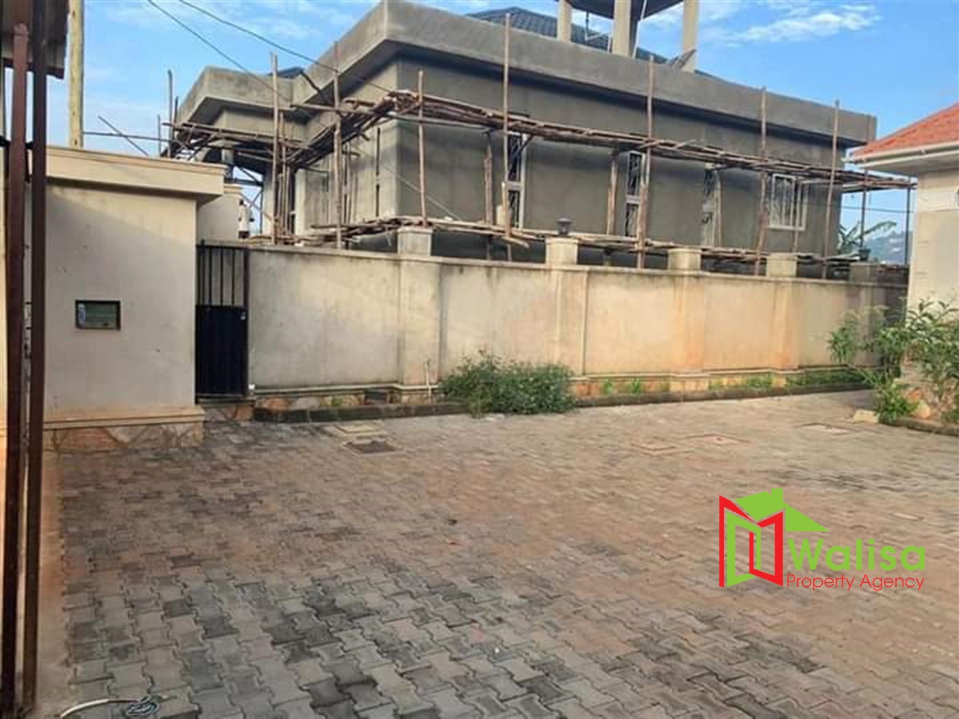 Town House for sale in Nsangi Wakiso