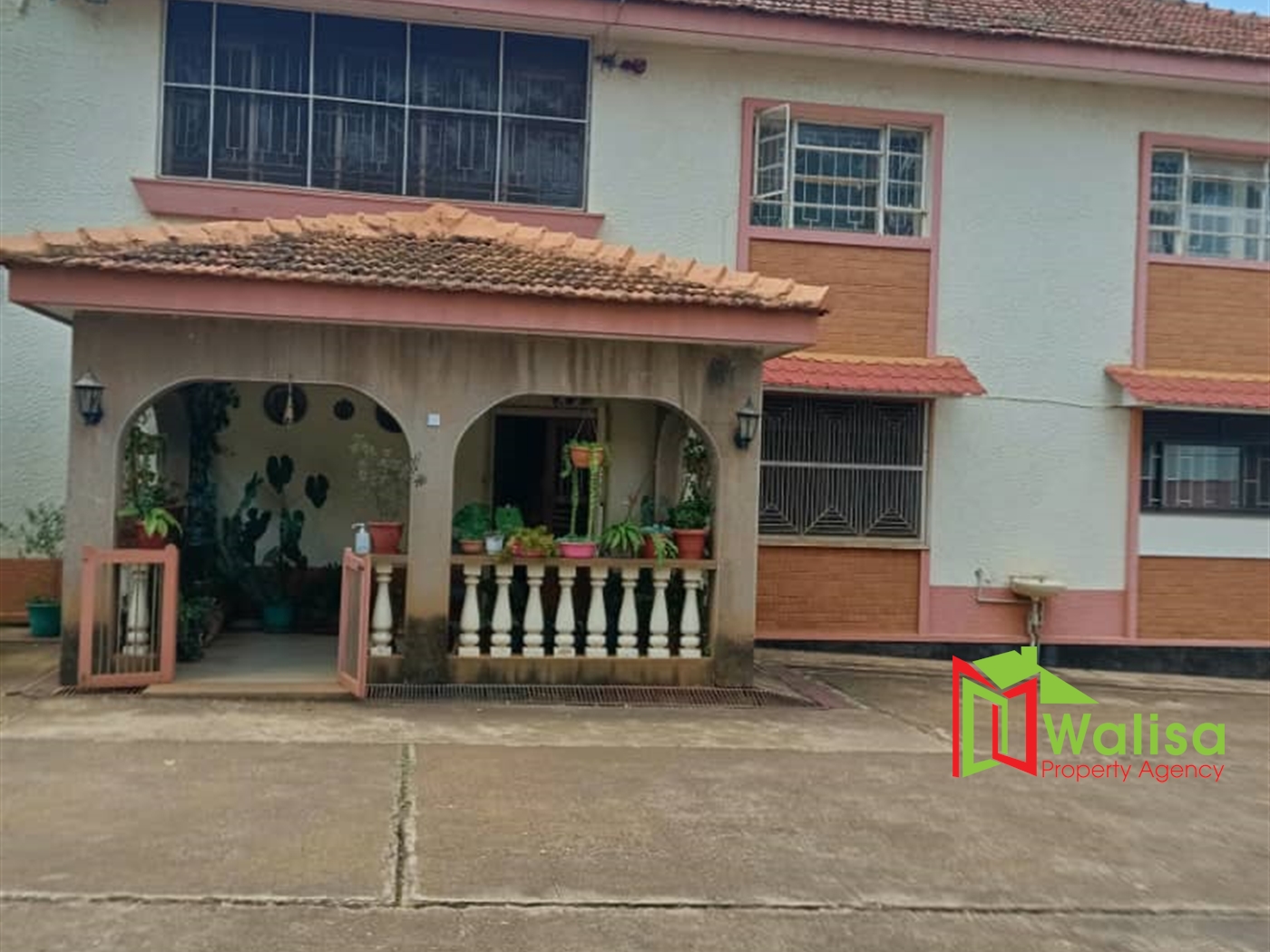 Mansion for sale in Bugoloobi Kampala