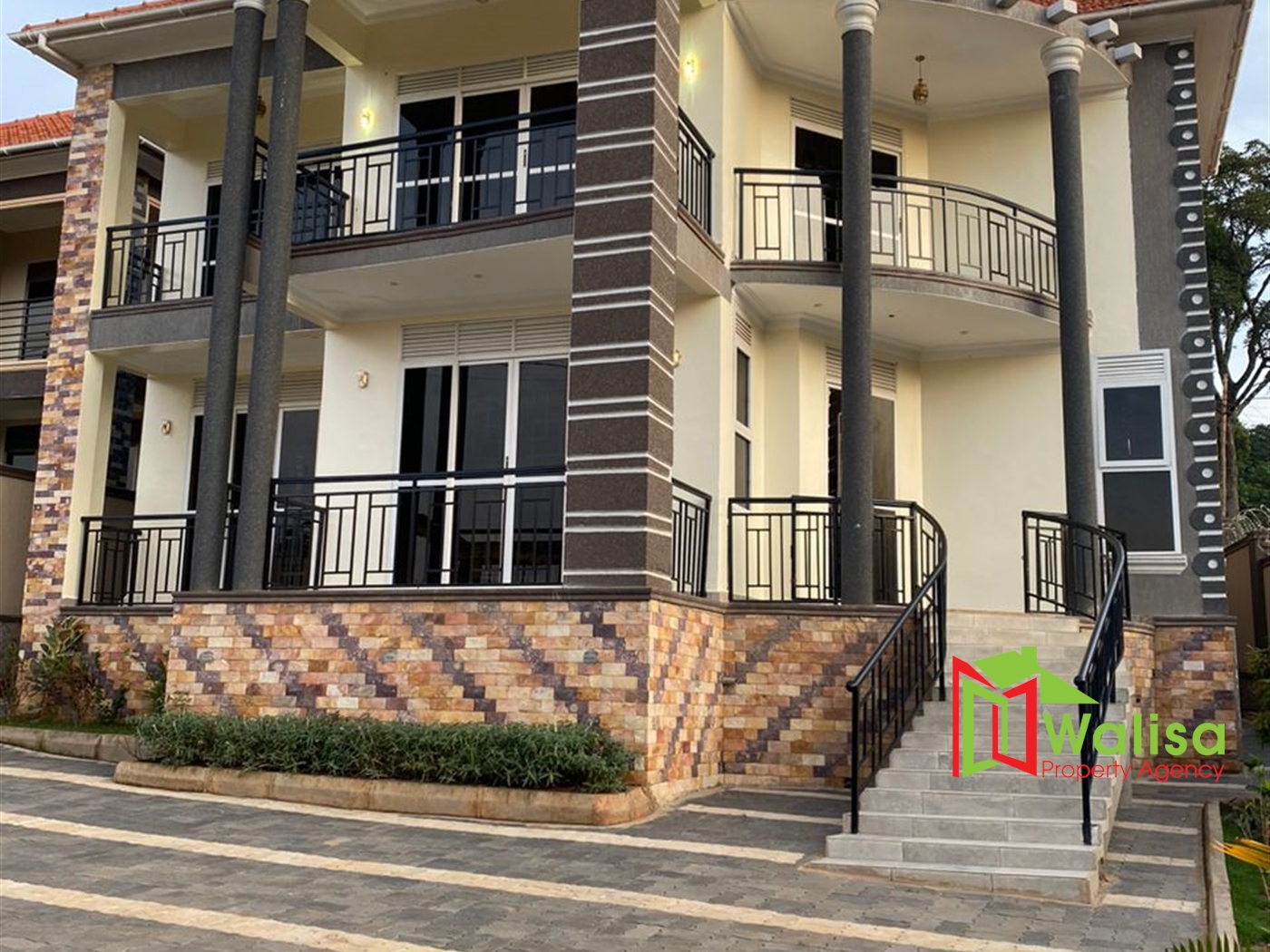 Mansion for sale in Kiwaatule Wakiso