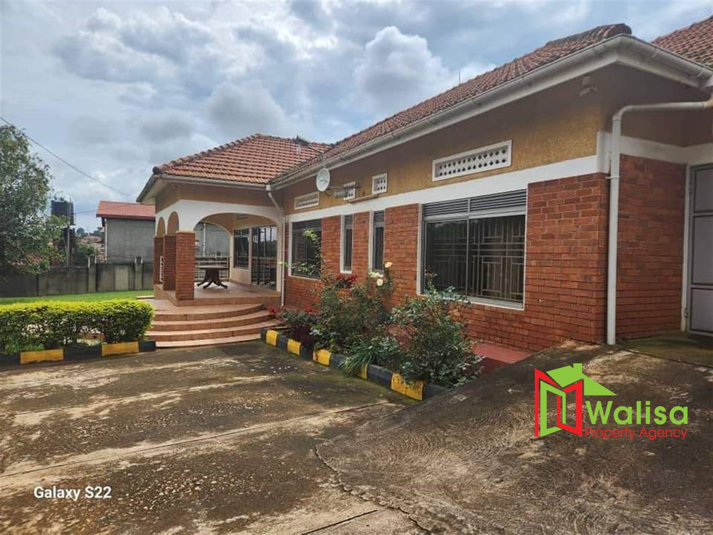 Mansion for sale in Kireka Wakiso